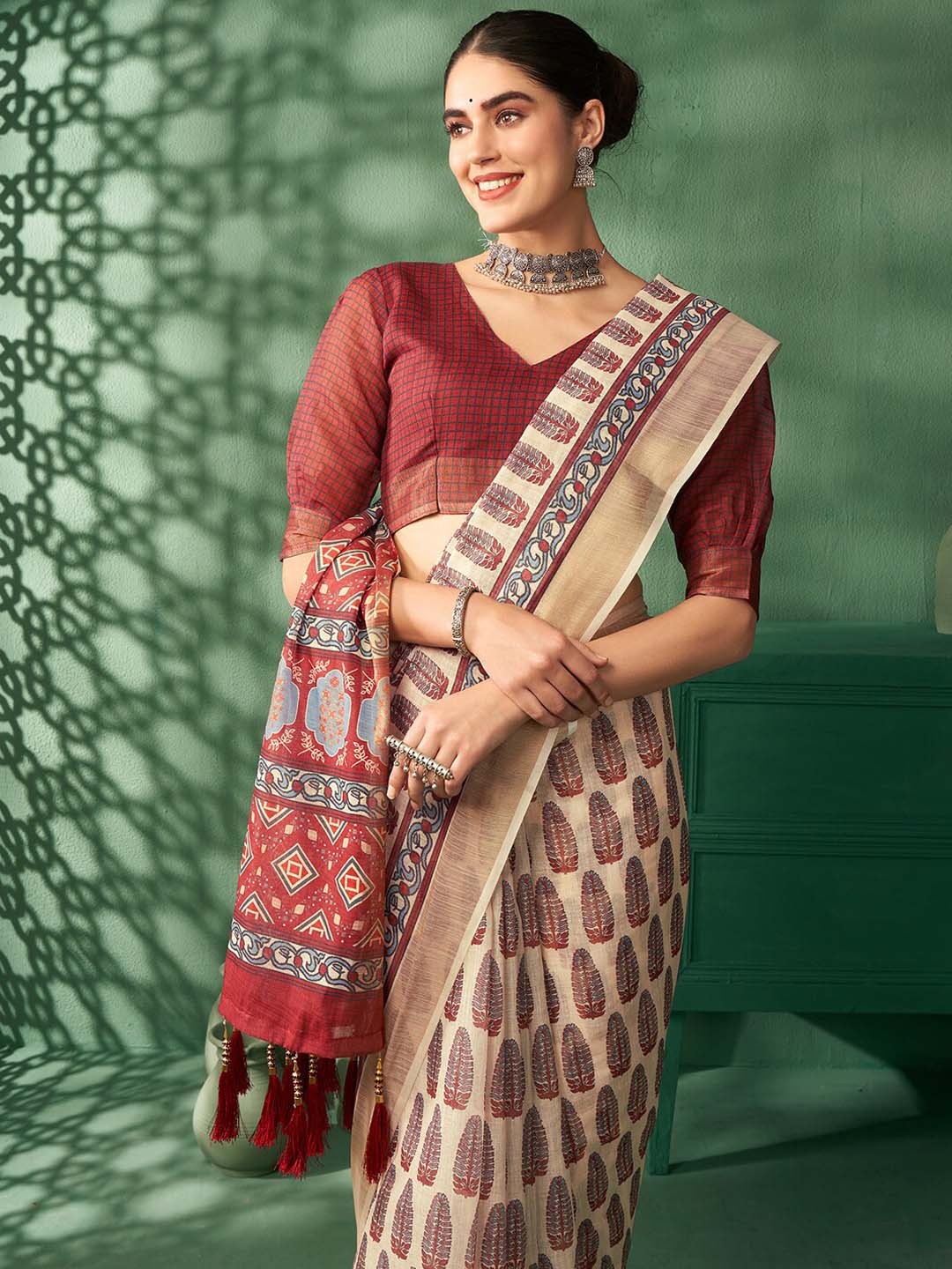 

Sangria Ethnic Motifs Printed Cotton Saree, Beige