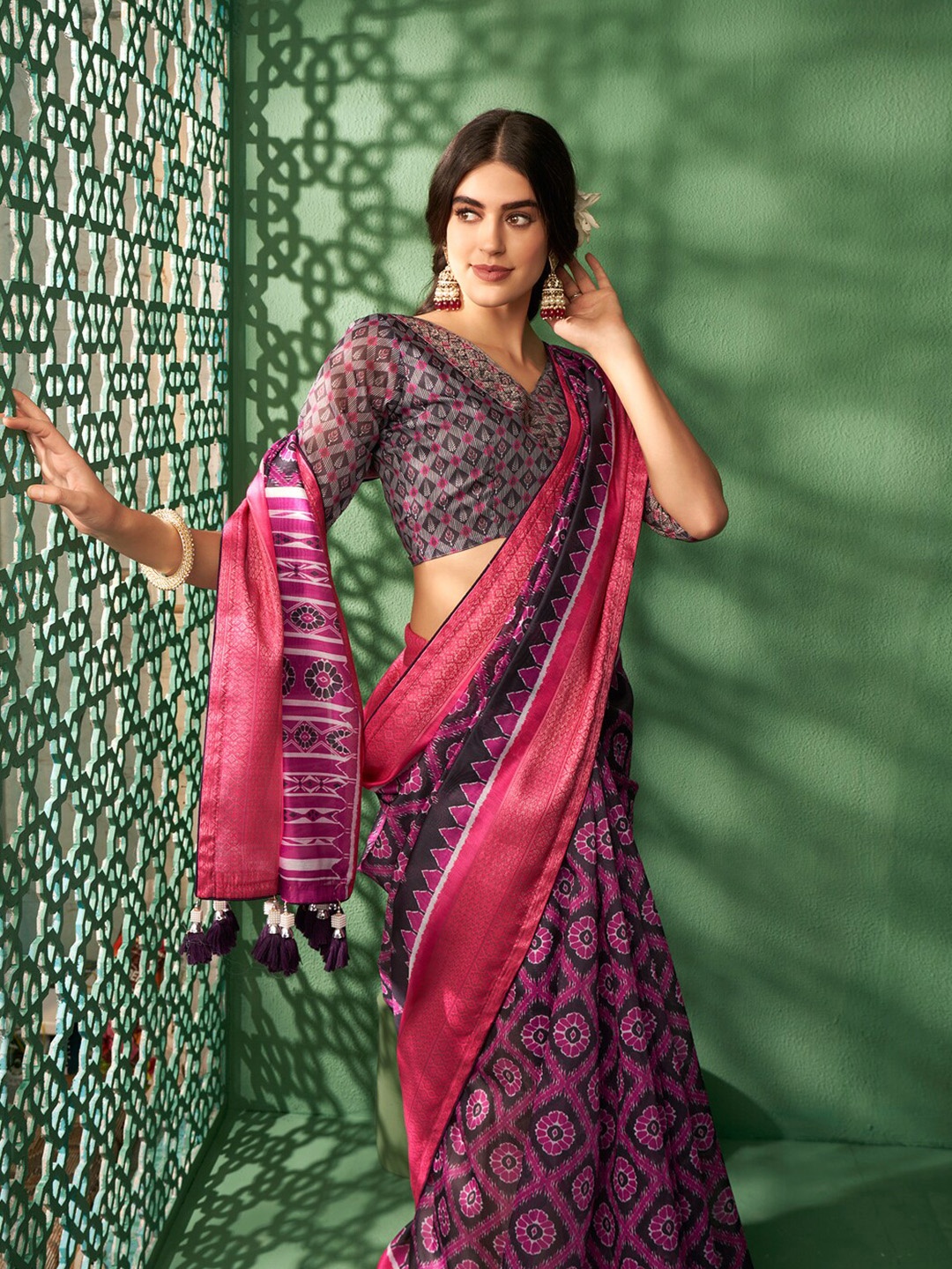 

Sangria Floral Printed Zari Coimbatore Cotton Saree, Black