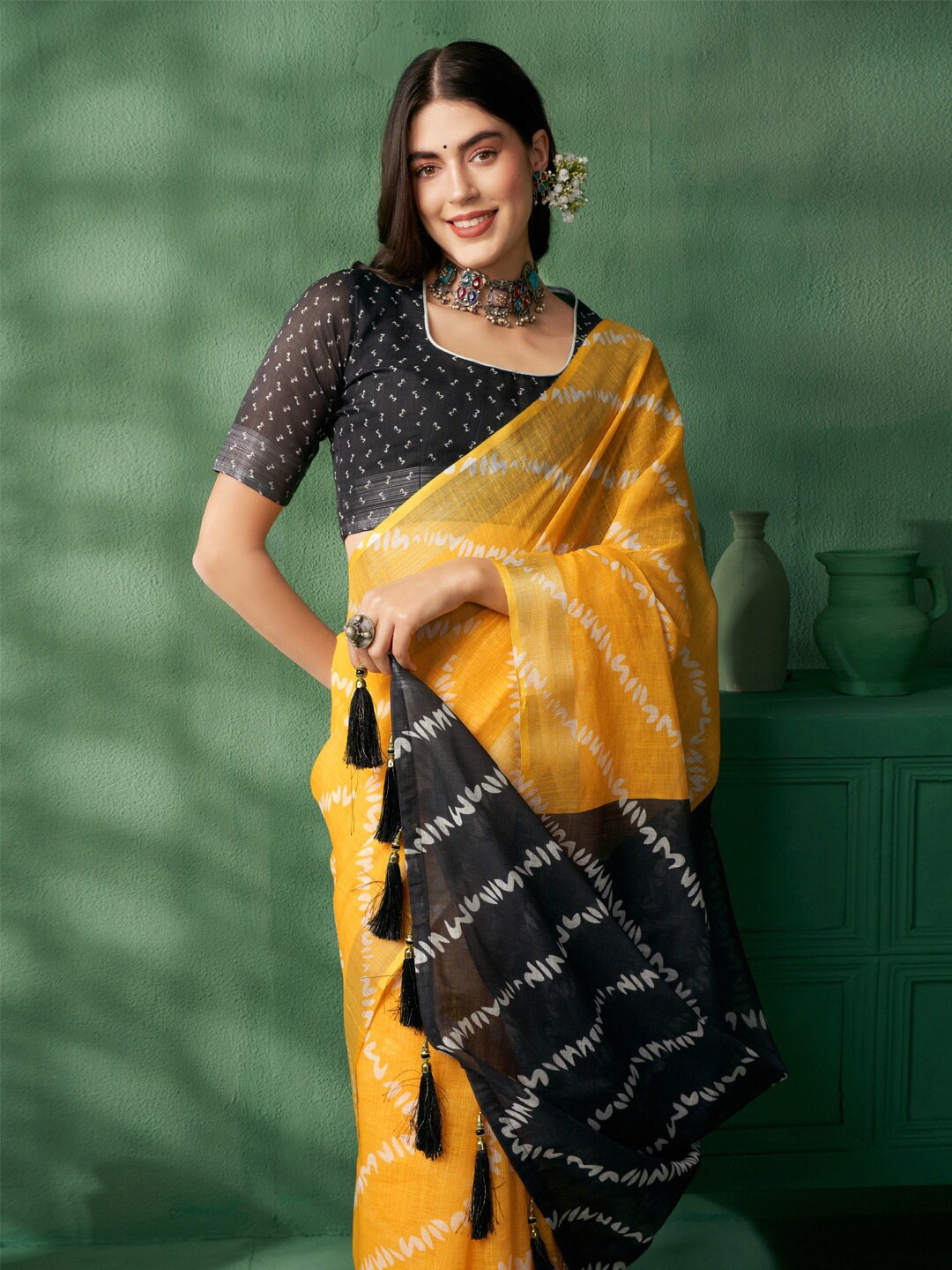 

Sangria Leheriya Printed Cotton Saree, Yellow