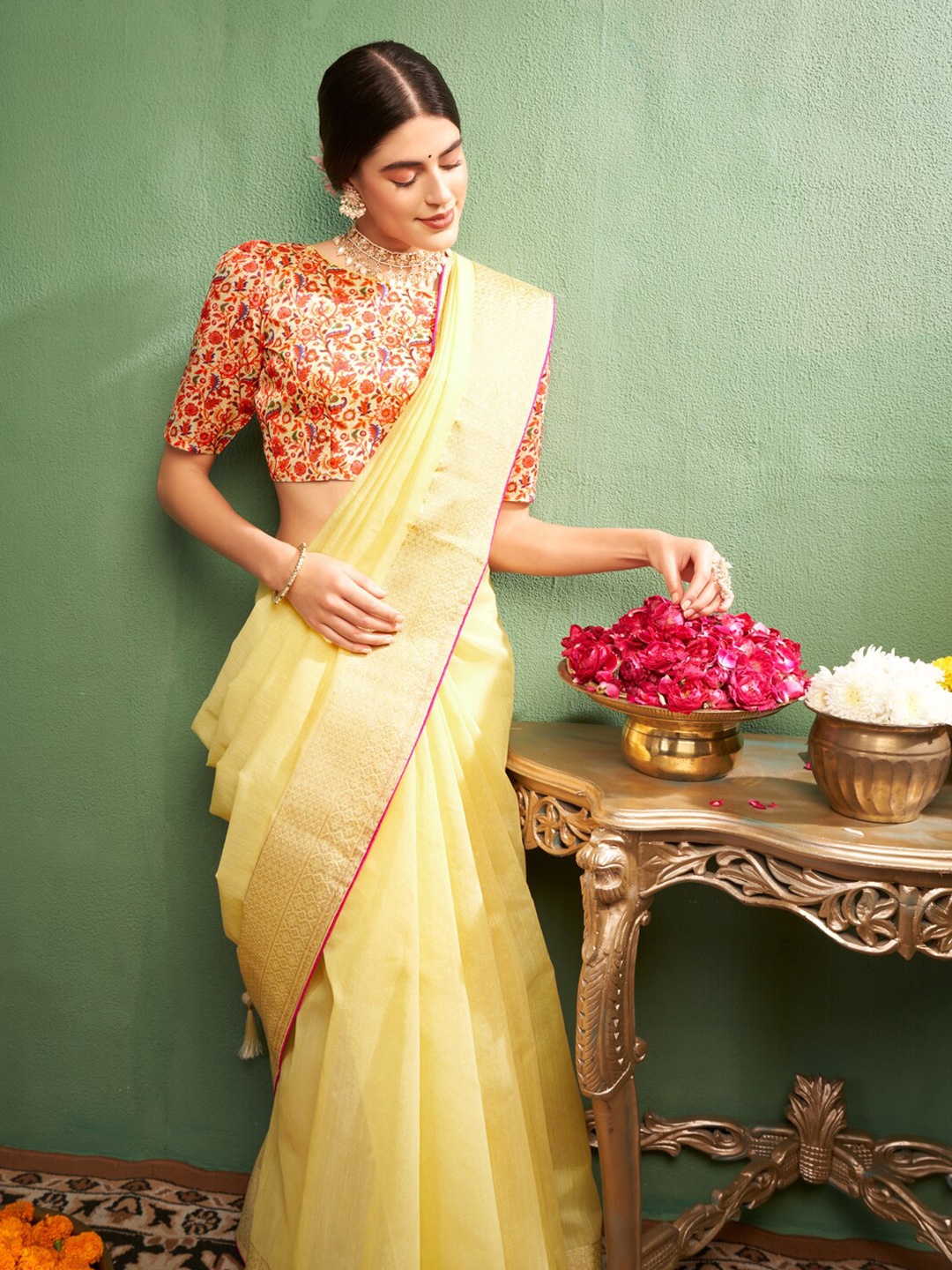

Sangria Zari Border Coimbatore Cotton Saree, Yellow