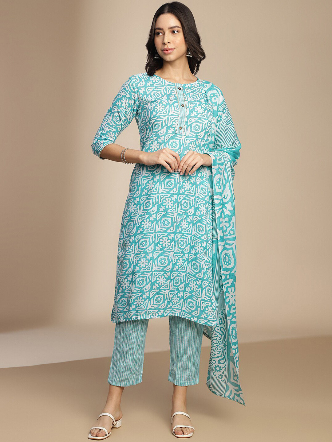 

Shaily Women Ethnic Motifs Printed Straight Kurta & Trousers & With Dupatta, Blue