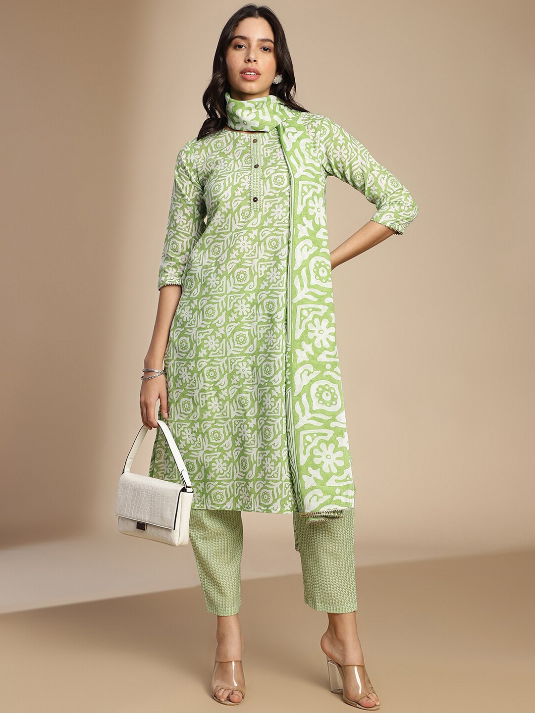 

Shaily Women Ethnic Motifs Printed Straight Kurta & Trousers With Dupatta, Green