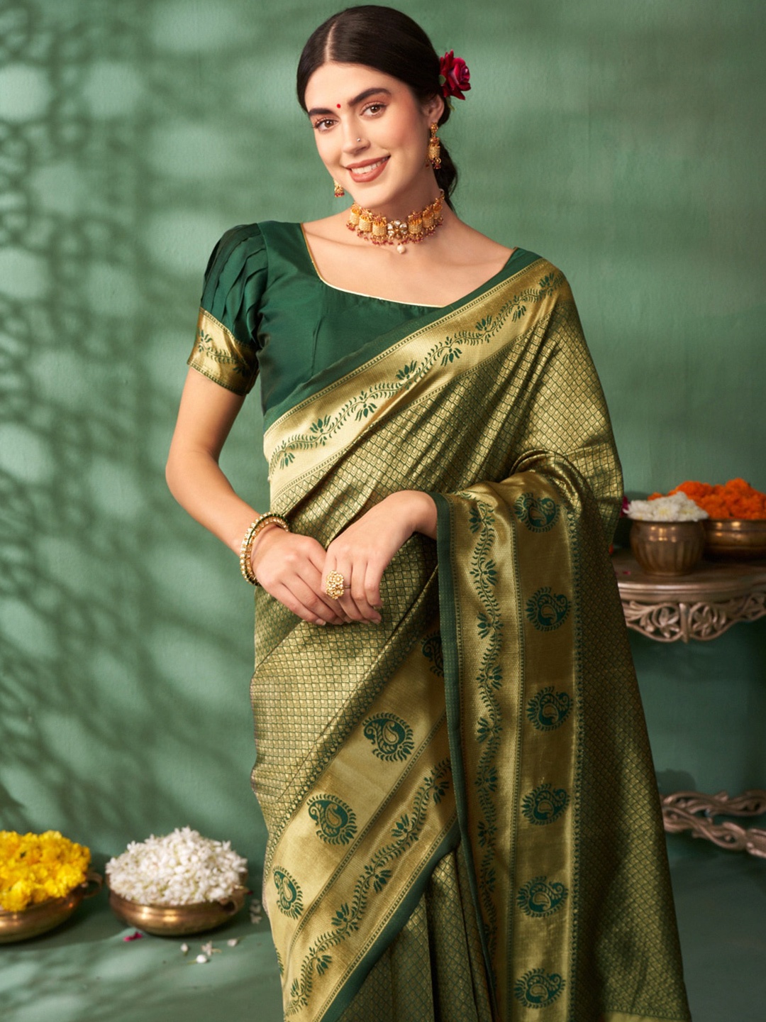 

Sangria Floral Woven Design Banarasi Saree, Green