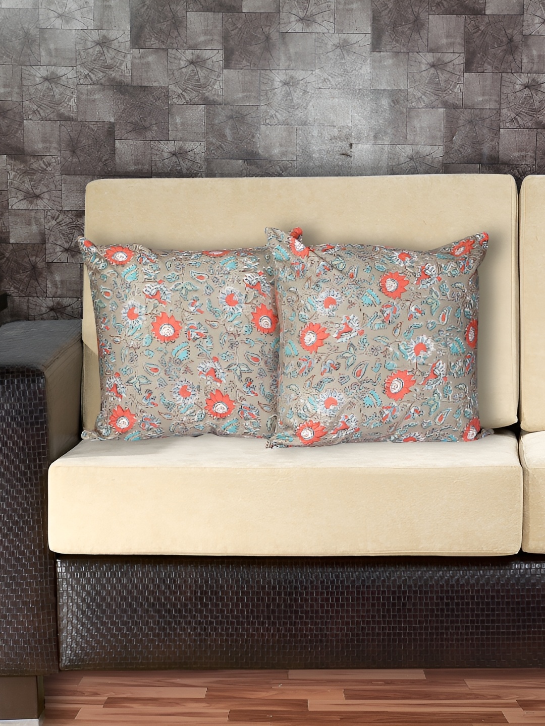 

Texstylers Red & Green 2 Pcs Printed Cotton Square Cushion Covers