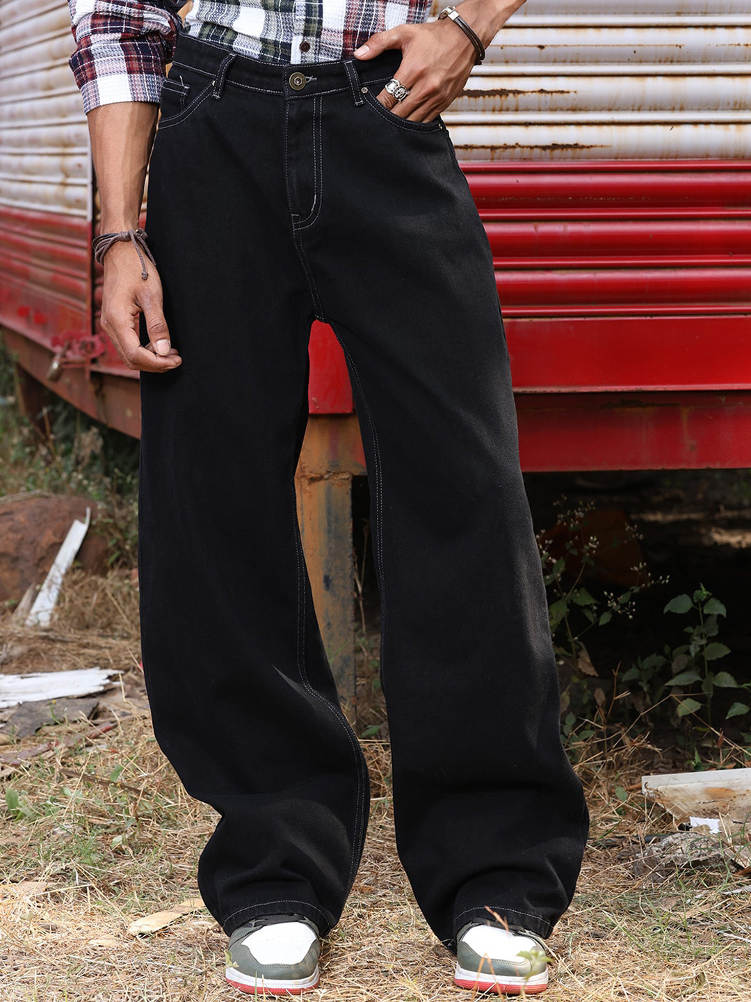 

The Roadster Lifestyle Co. Men Wide Leg Clean Look Pure Cotton Jeans, Black