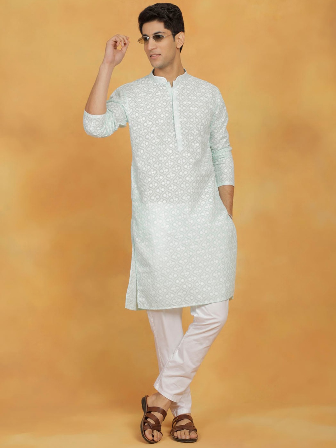 

VASTRAMAY Embroidered Regular Chikankari Kurta with Pyjama, Green