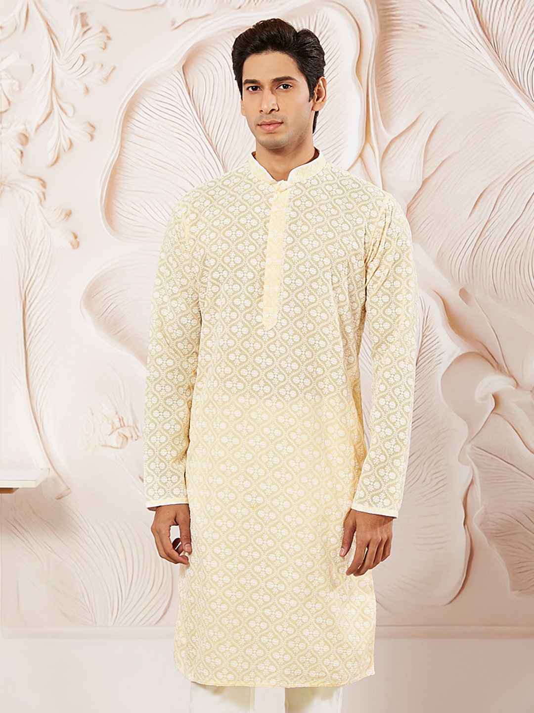 

VASTRAMAY Floral Embroidered Pure Cotton Straight Kurta, Yellow