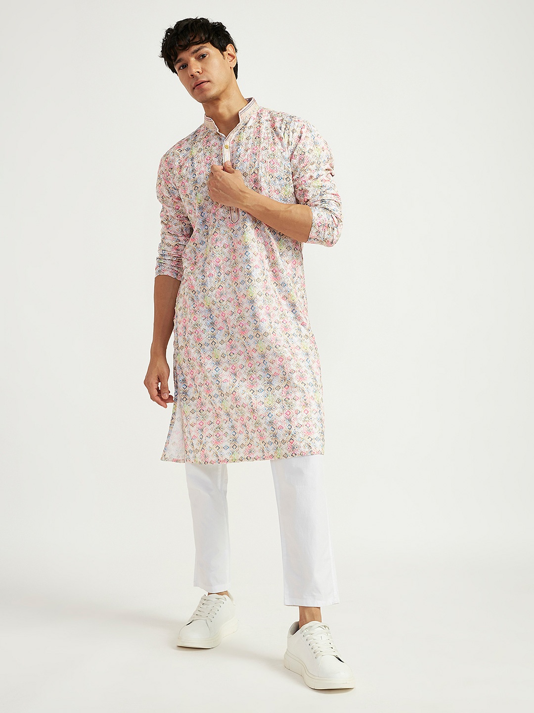 

VASTRAMAY Ethnic Motifs Embroidered Regular Sequinned Kurta with Pyjama, Pink