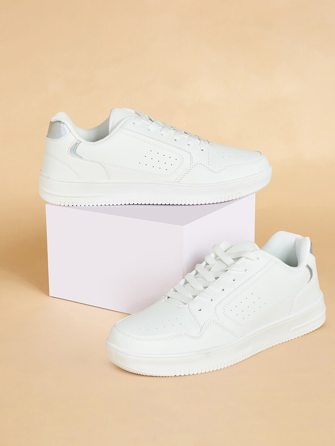 

Ajile by Pantaloons Men Perforations Lace Up Sneakers, White