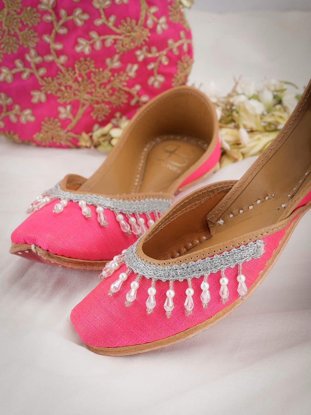 

GLAM STORY Embellished Round Toe Leather Mojaris, Pink