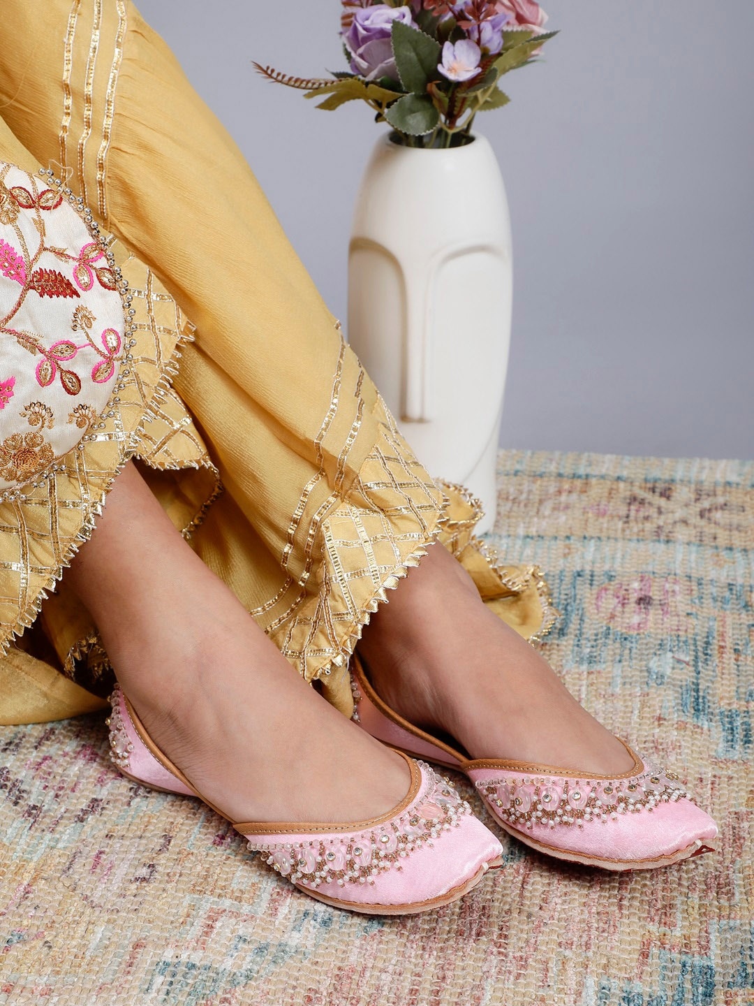 

GLAM STORY Embellished Round Toe Leather Mojaris, Pink