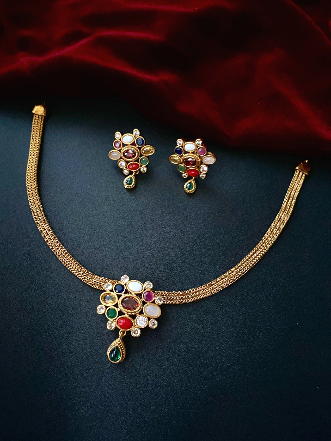 

Pihtara Jewels Gold-Plated Stone-Studded Jewellery Set