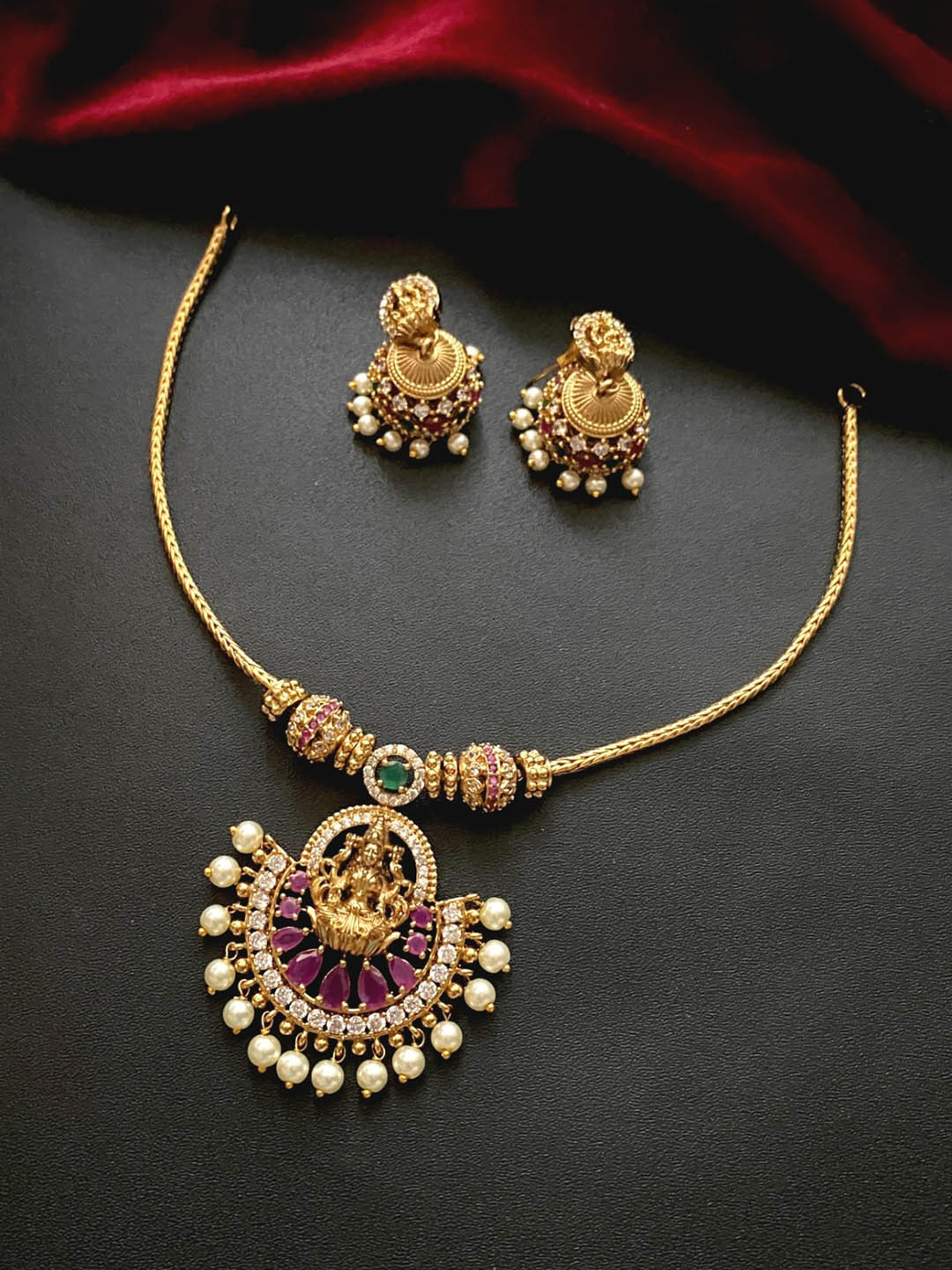 

Pihtara Jewels Gold-Plated Stone Studded Jewellery Set