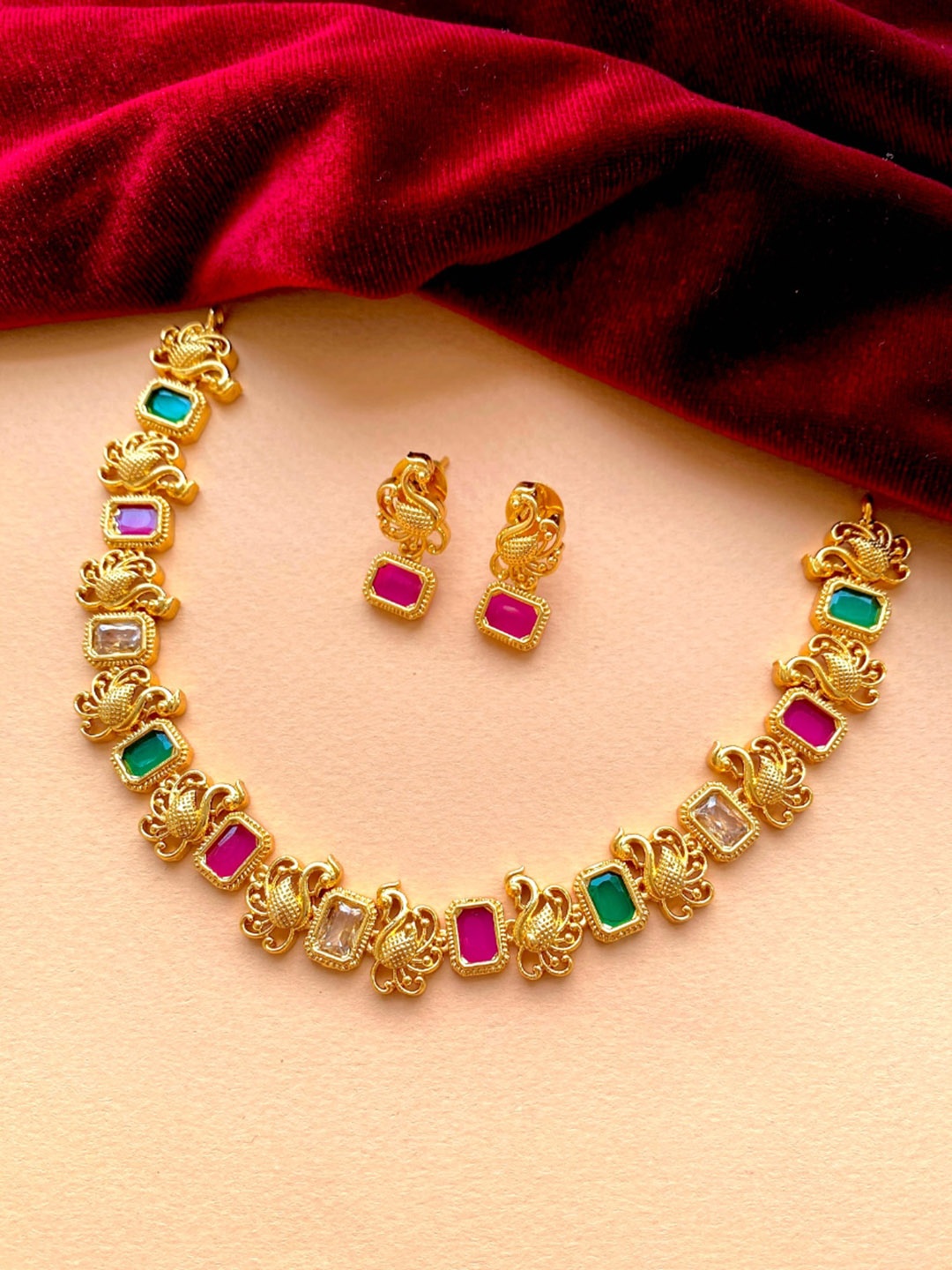 

Pihtara Jewels Gold-Plated Stone Studded Jewellery Set