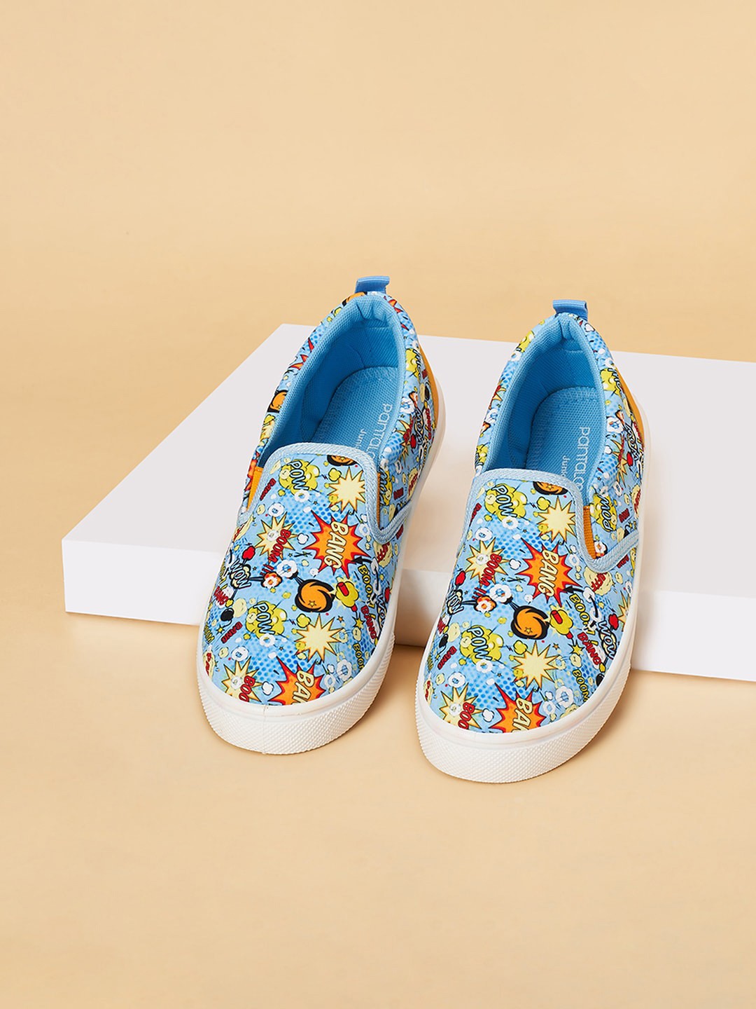 

Pantaloons Junior Boys Printed Comfort Insole Contrast Sole Slip-On Sneakers, Grey