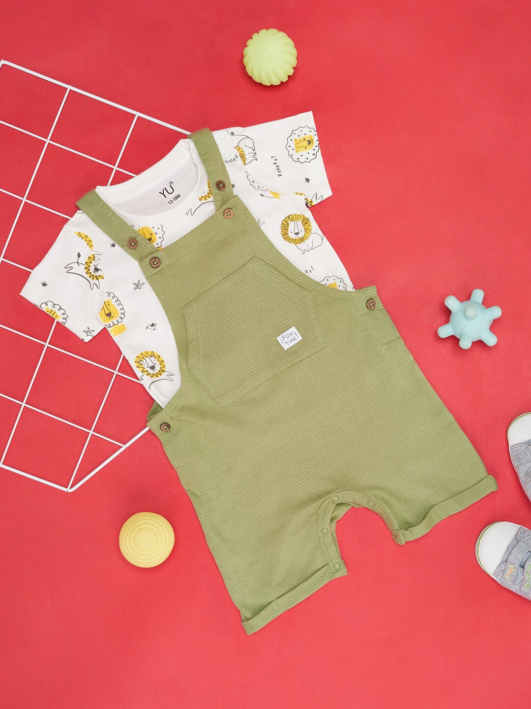 

YU by Pantaloons Boys Pure Cotton T-Shirt With Dungarees, Olive