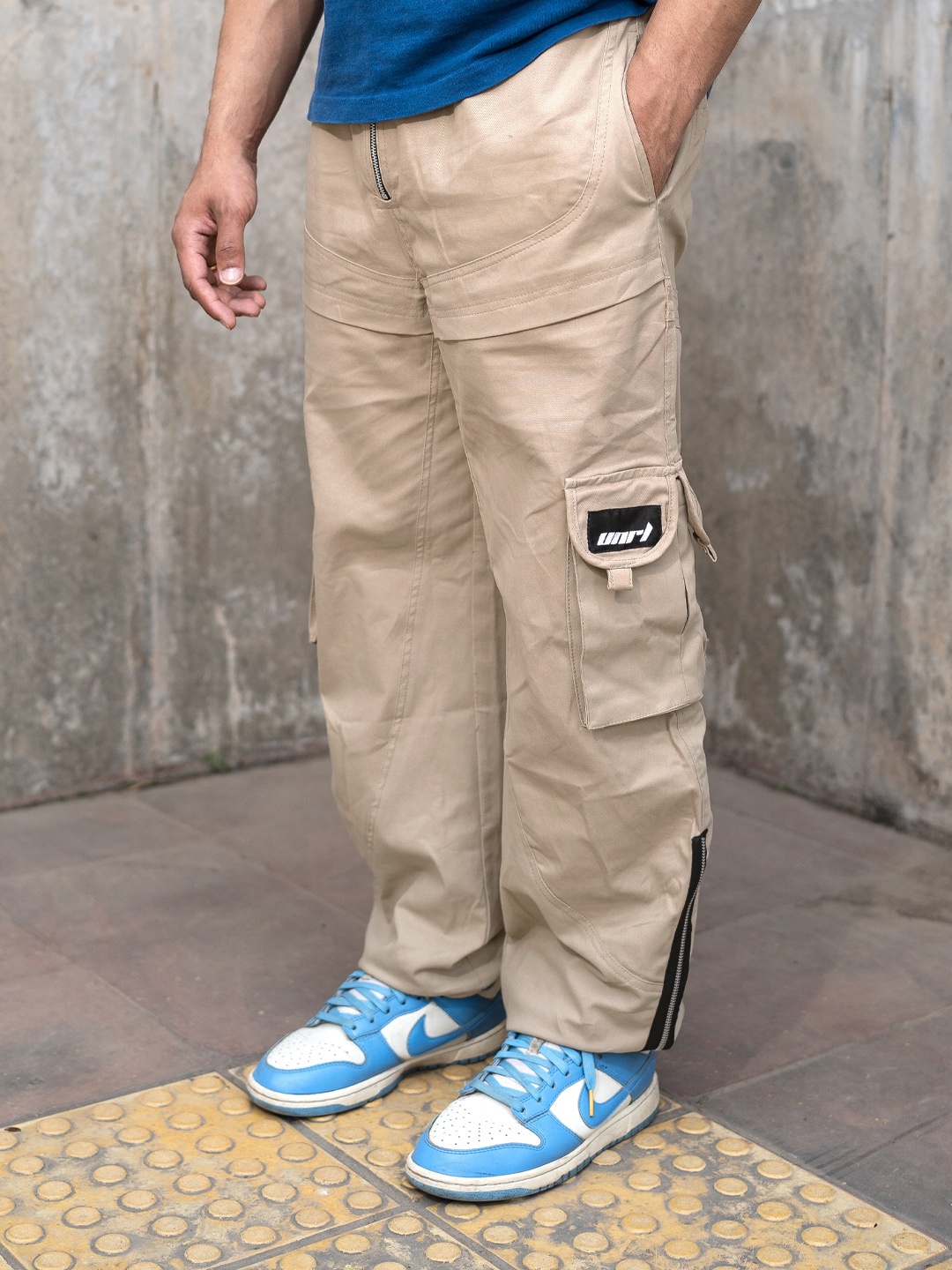 

UNRL Men Loose Fit Pure Cotton Cargos, Khaki
