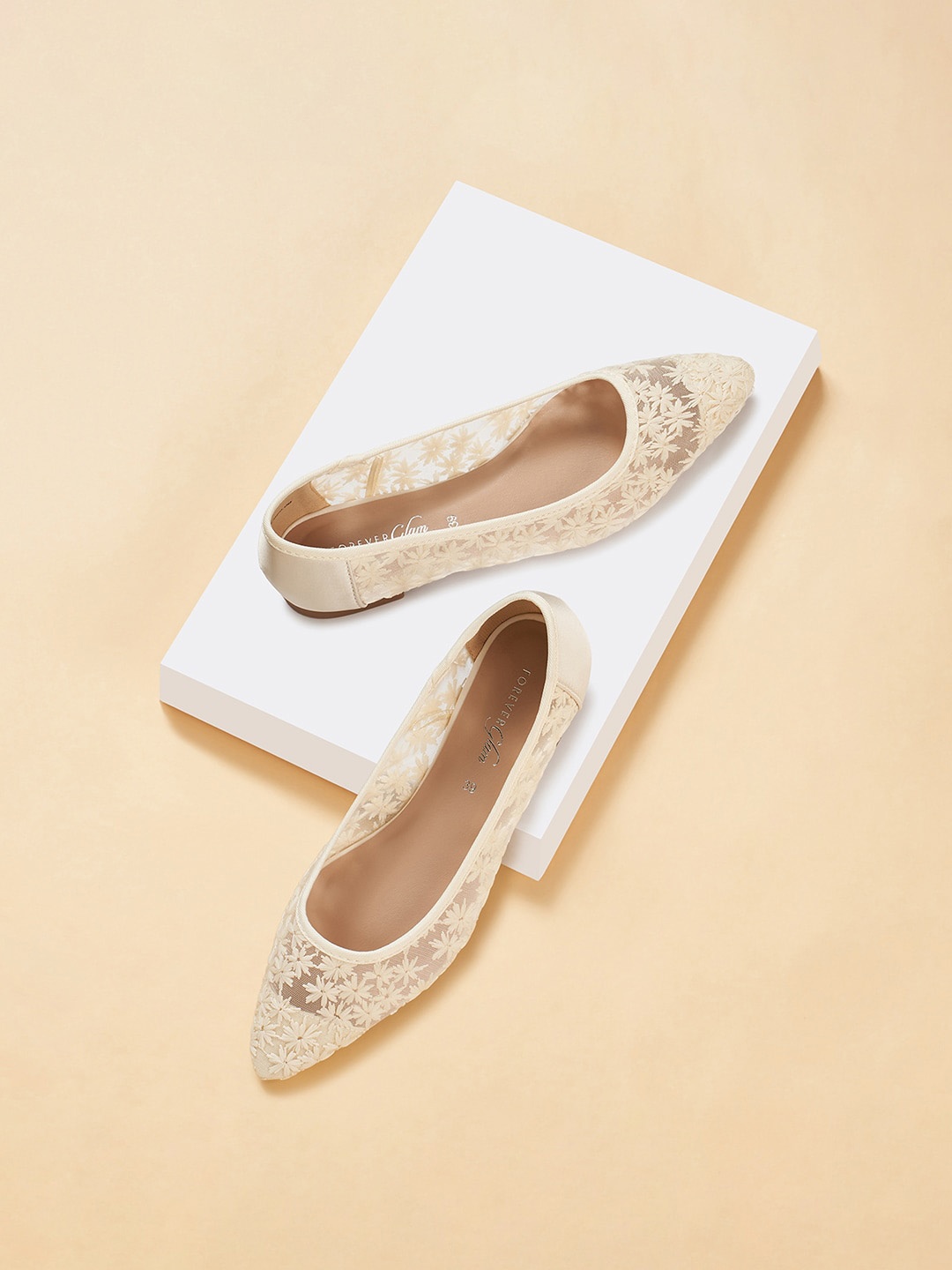 

Forever Glam by Pantaloons Embellished Ballerinas, Off white