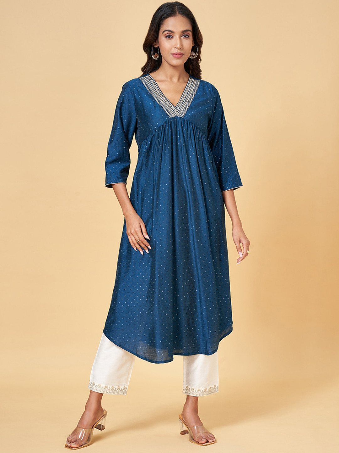

RANGMANCH BY PANTALOONS Floral Embroidered Thread Work V-Neck A-Line Kurta, Navy blue