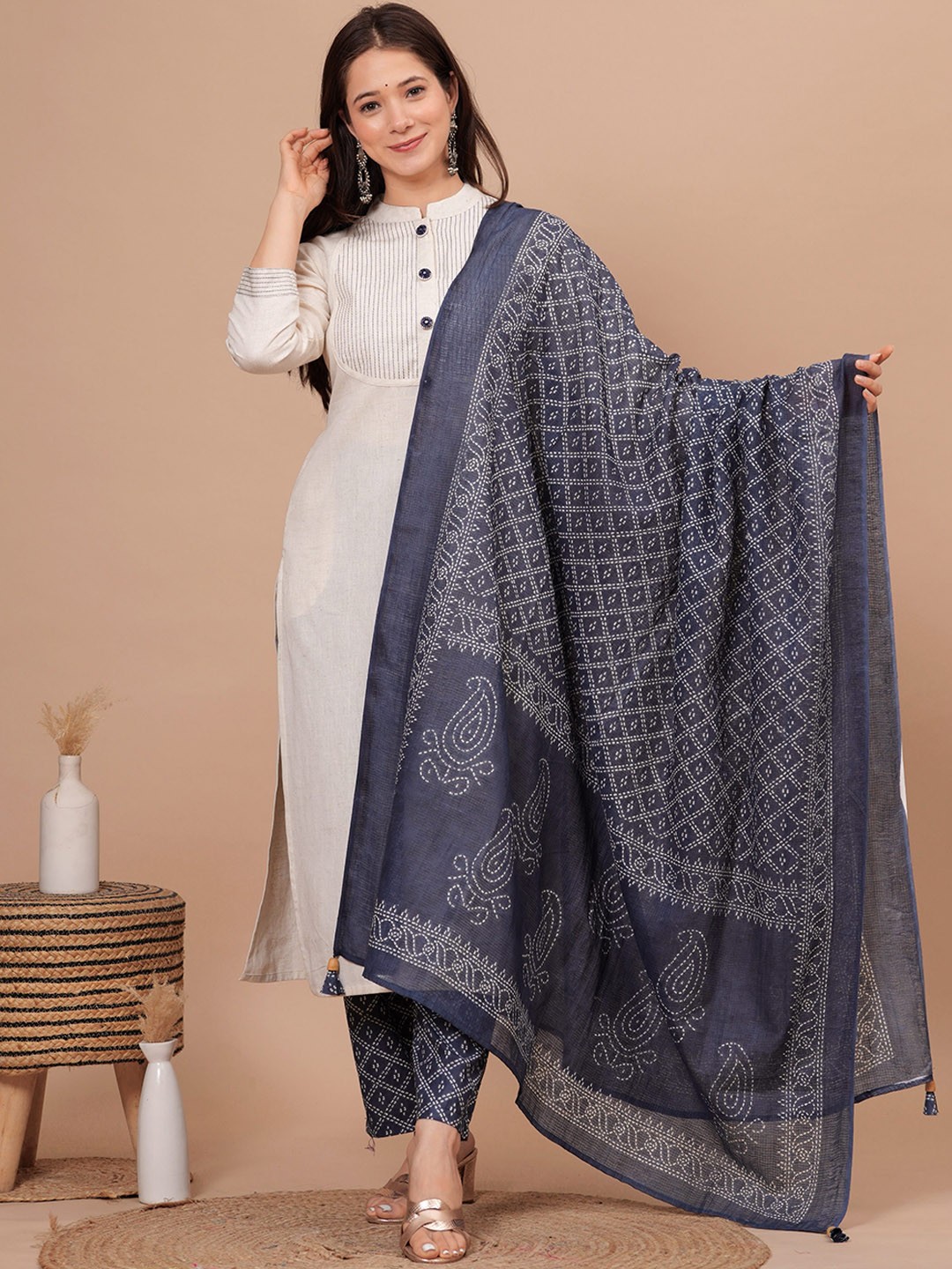 

MissKurti Yoke Design Regular Thread Work Pure Cotton Kurta with Palazzos & Dupatta, Off white