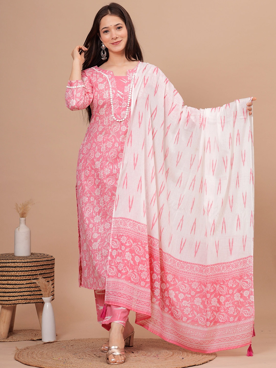 

MissKurti Floral Printed Regular Gotta Patti Pure Cotton Kurta with Trousers & Dupatta, Pink