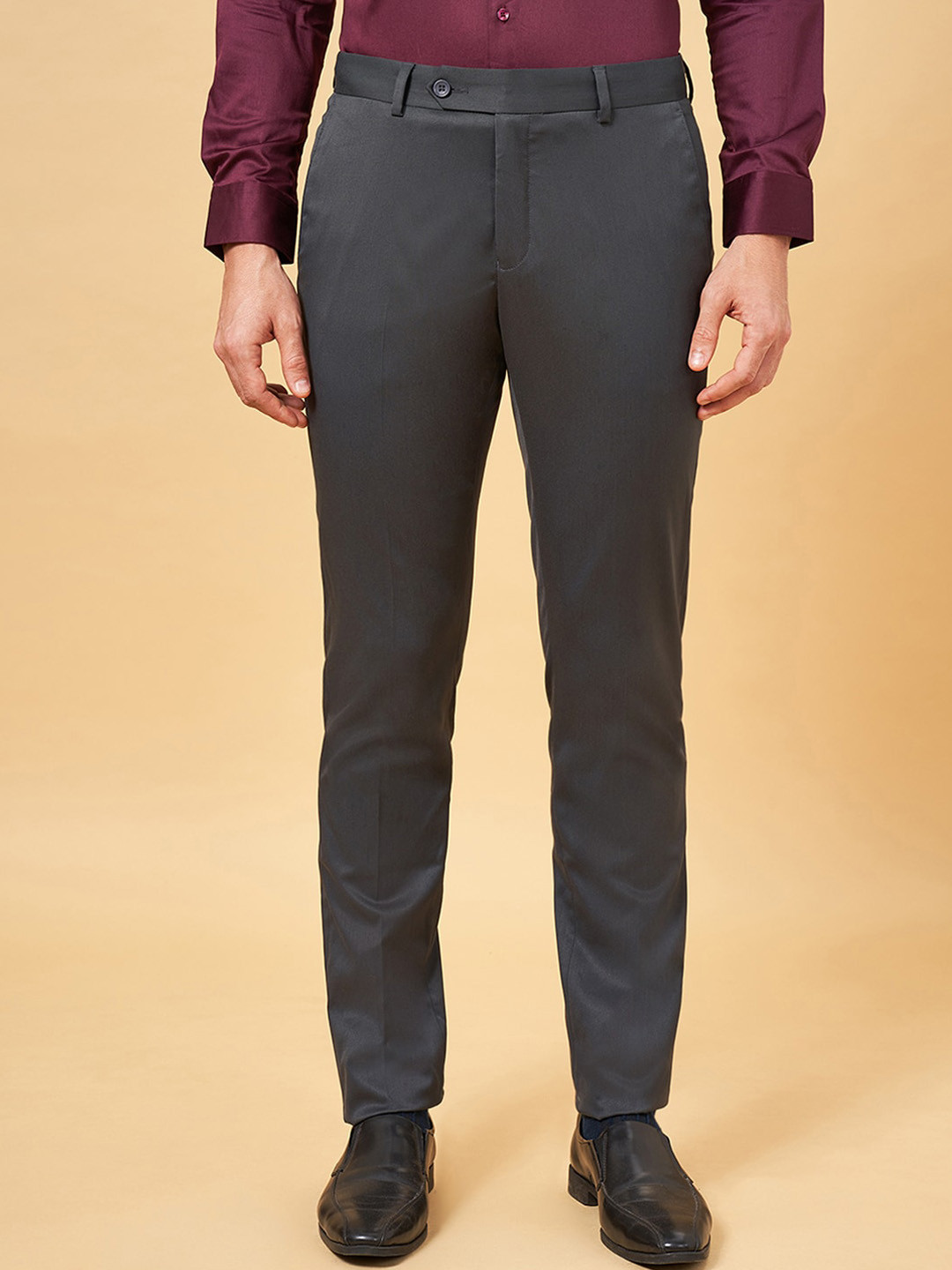 

Peregrine by Pantaloons Men Mid-Rise Slim Fit Trousers, Grey