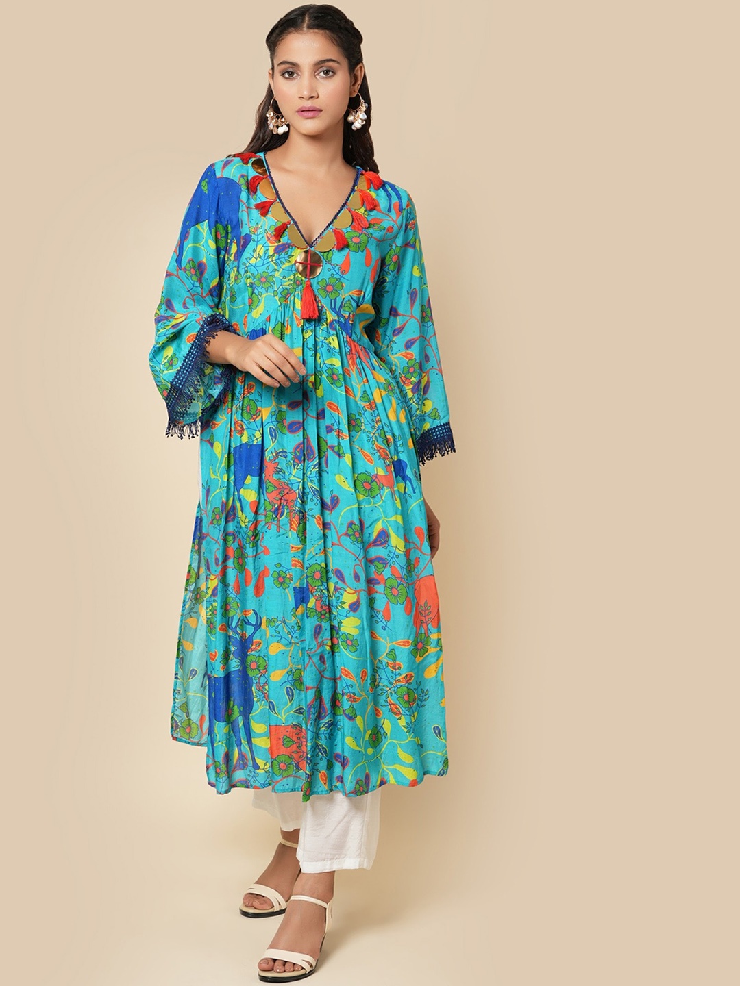 

YELLOW PARROT Floral Printed Bell Sleeves Thread Work Naira Cut Empire Straight Kurta, Turquoise blue