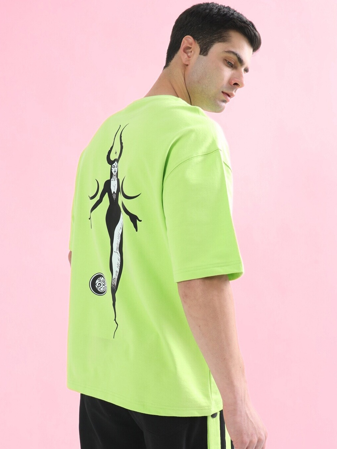

WEARDUDS Graphic Printed Drop Shoulder Sleeves Pure Cotton Oversized T-shirt, Green