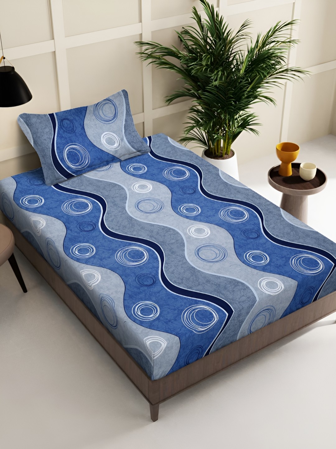 

KLOTTHE Blue & Grey Geometric Printed 300TC Single Bedsheet With Pillow Cover