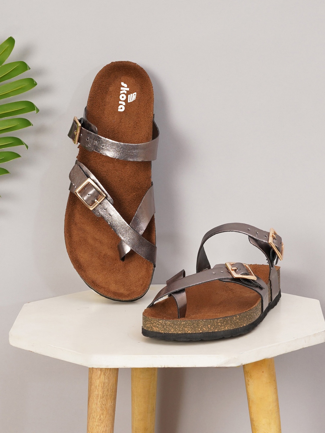 

SKORA Buckle Detail One Toe Flats, Grey