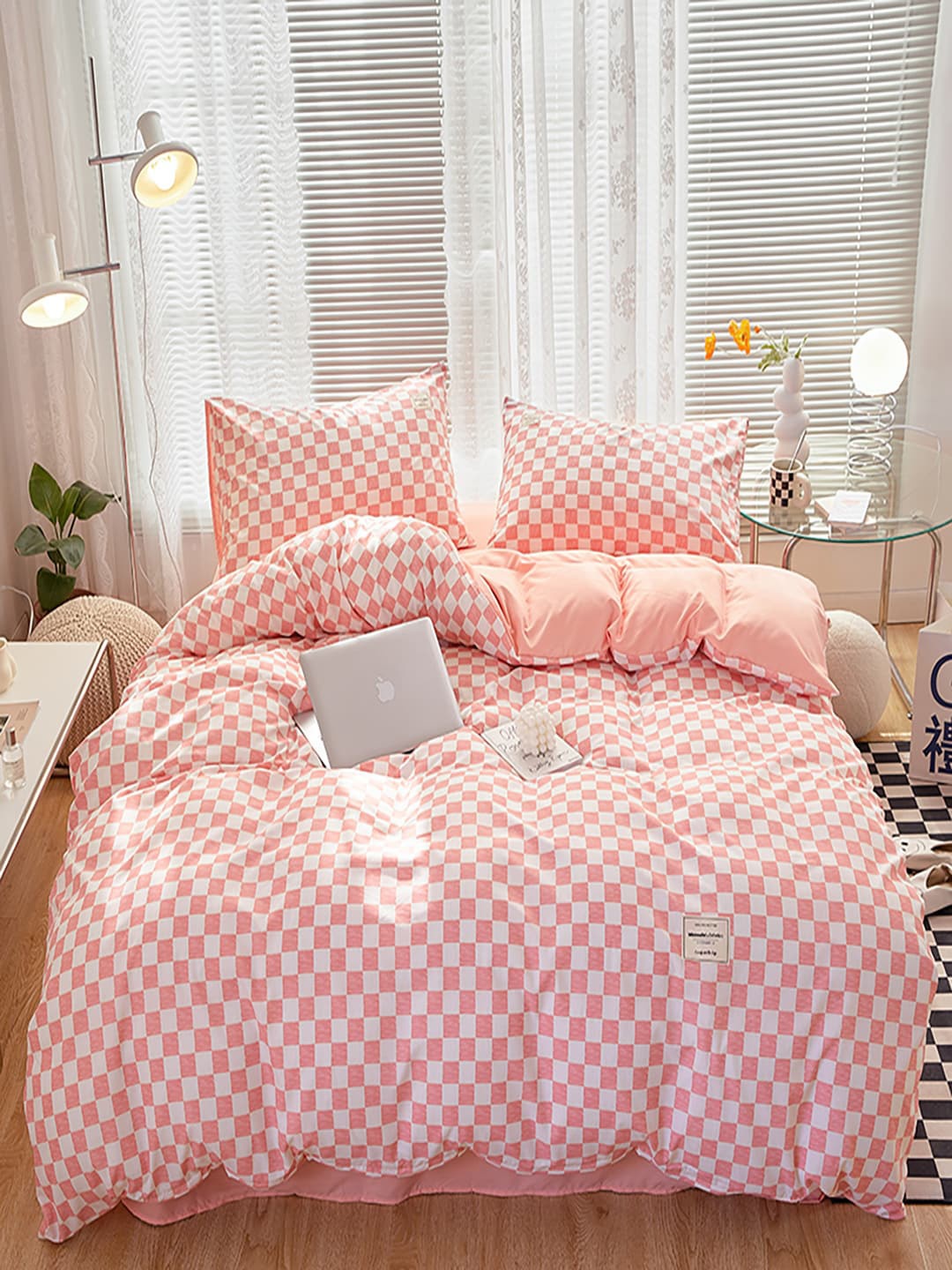 

JC HOME Peach & White Geometric Bedding Set