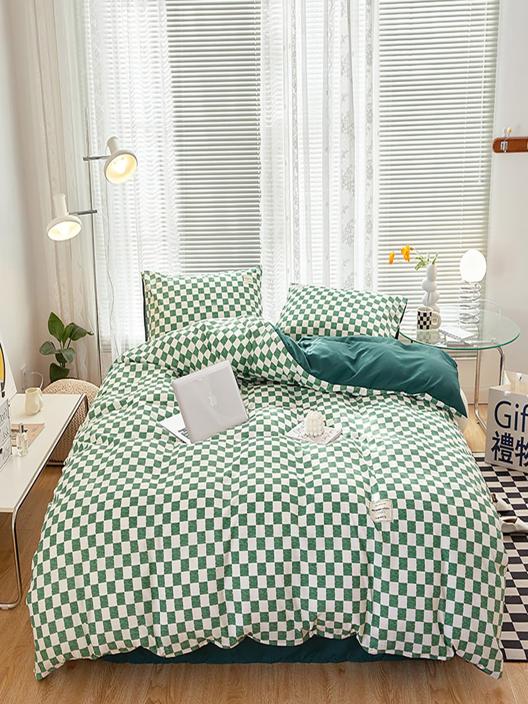 

JC HOME White & Green 4 Pieces AC Room Double King Bedding Set