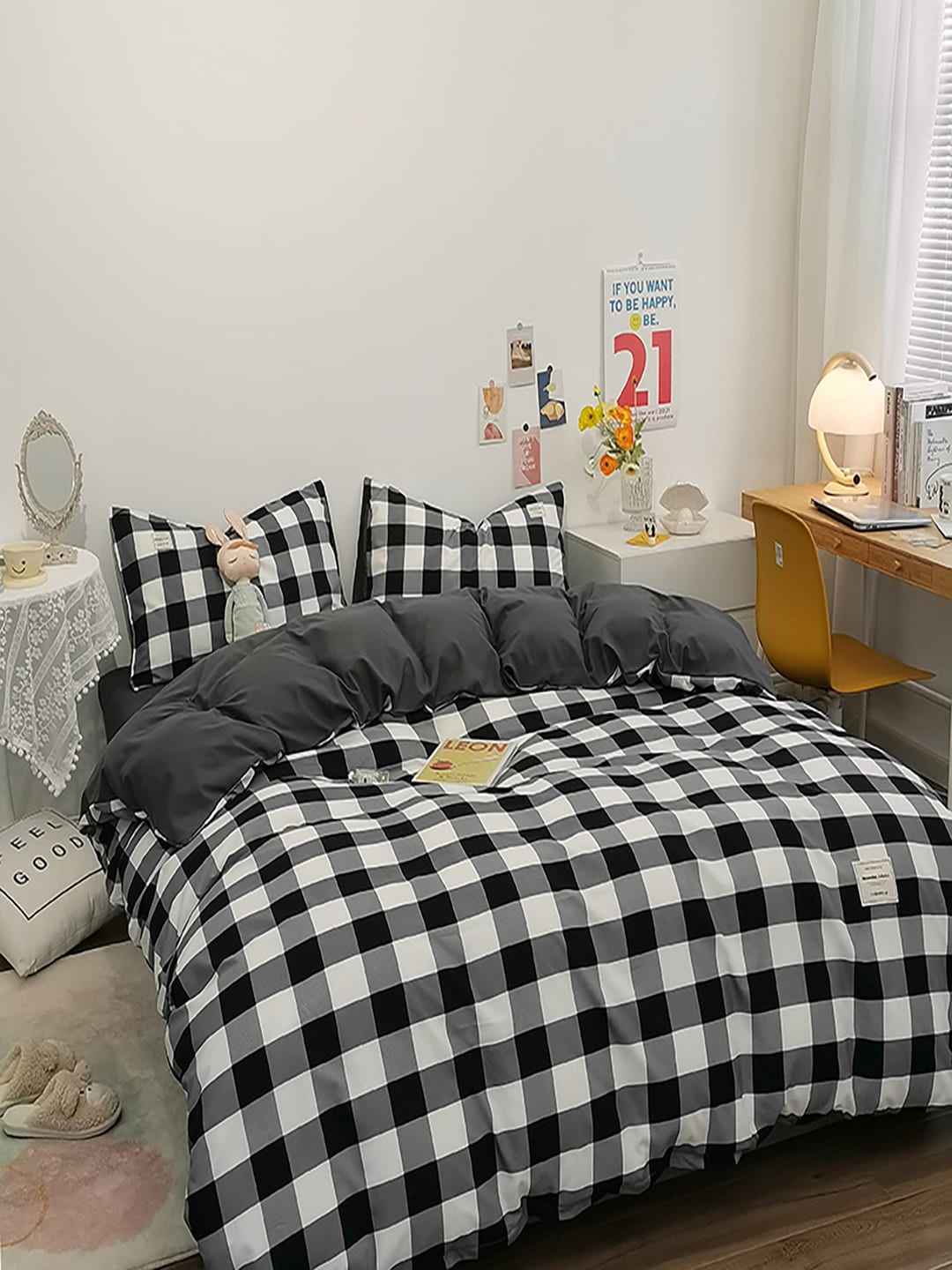 

JC HOME Black and White Checked Printed Bedding Set