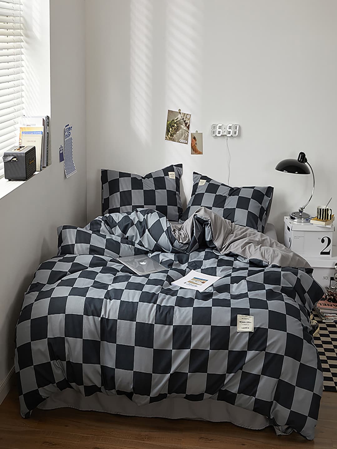

JC HOME Black & Grey Checked Bedding Set