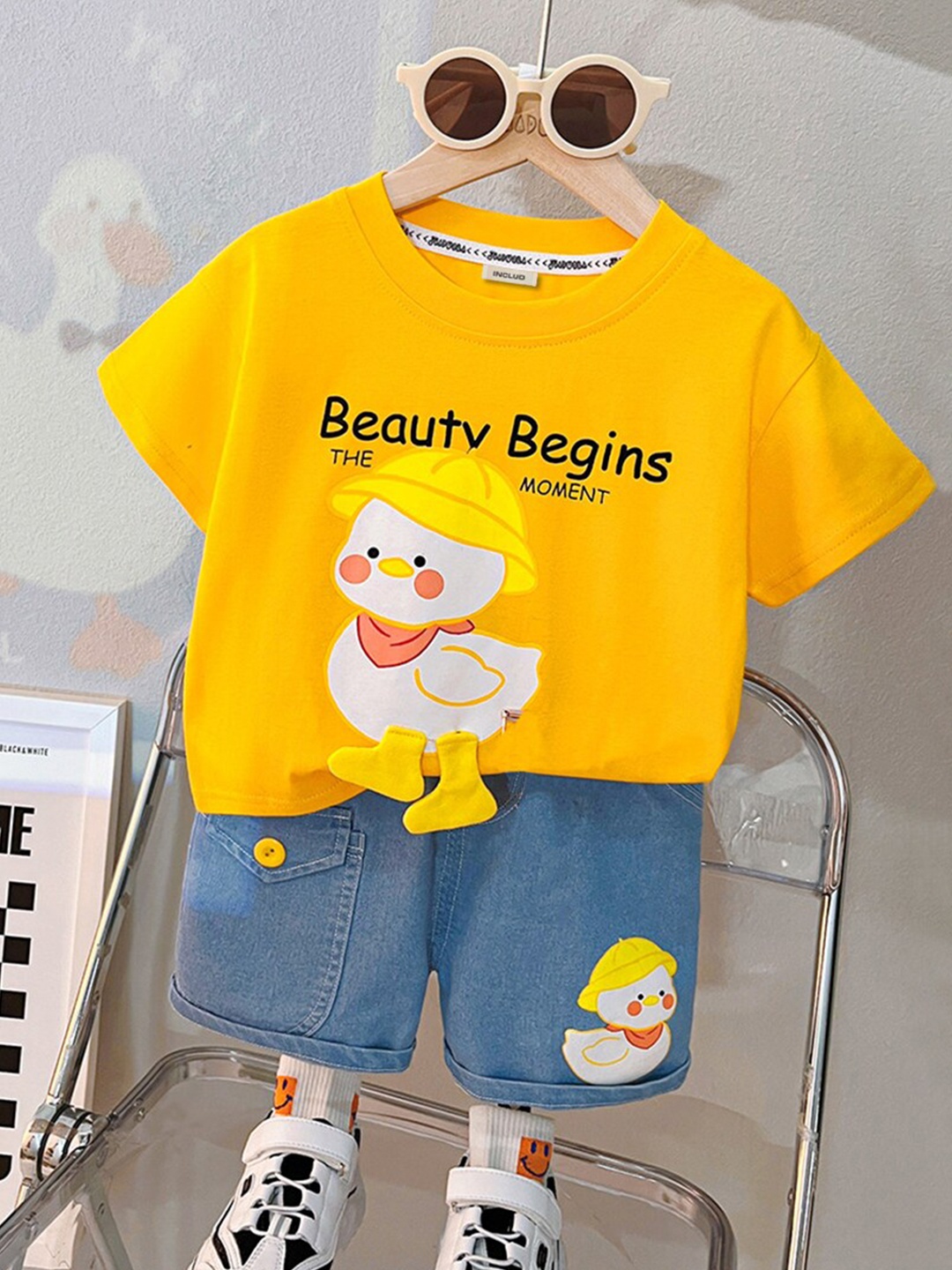 

INCLUD Girls Graphic Printed T-shirt with Shorts, Yellow