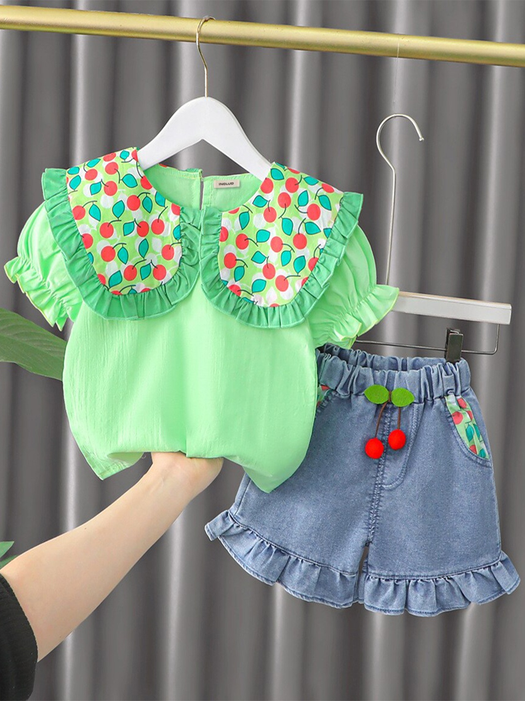 

INCLUD Girls Printed Peter Pan Collar Top with Denim Shorts, Green