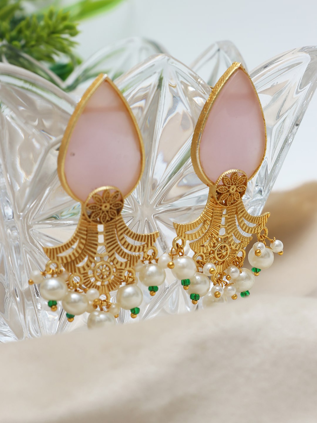 

Ozanoo Gold-Plated Contemporary Drop Earrings