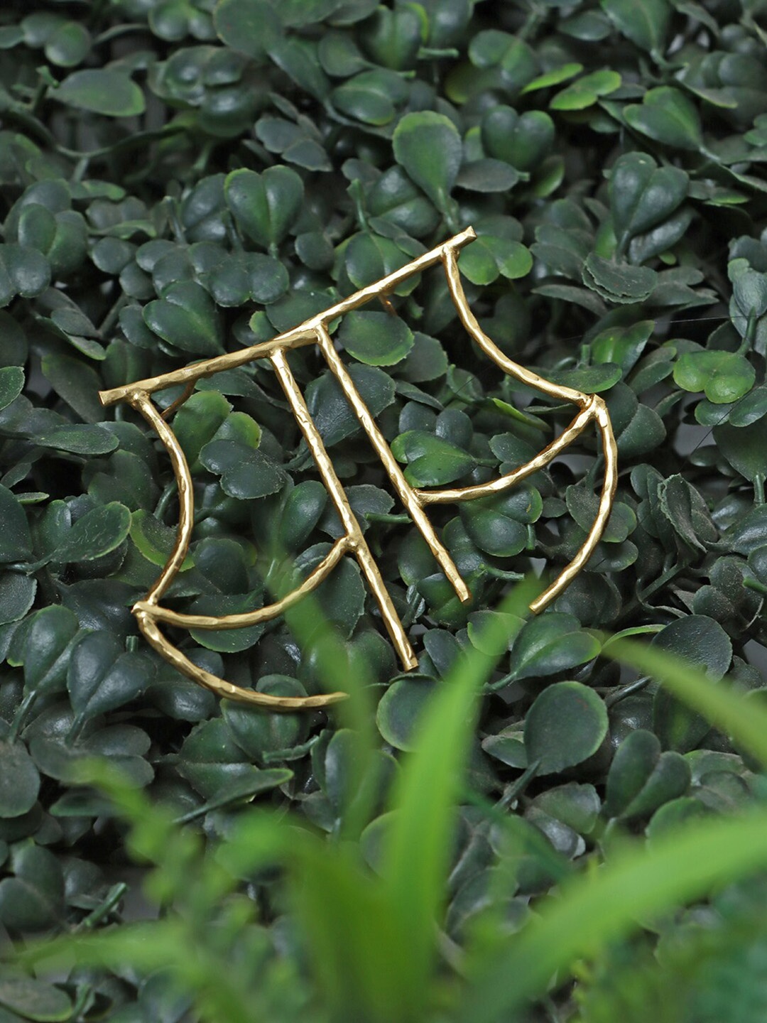 

Ozanoo Gold-Plated Contemporary Drop Earrings