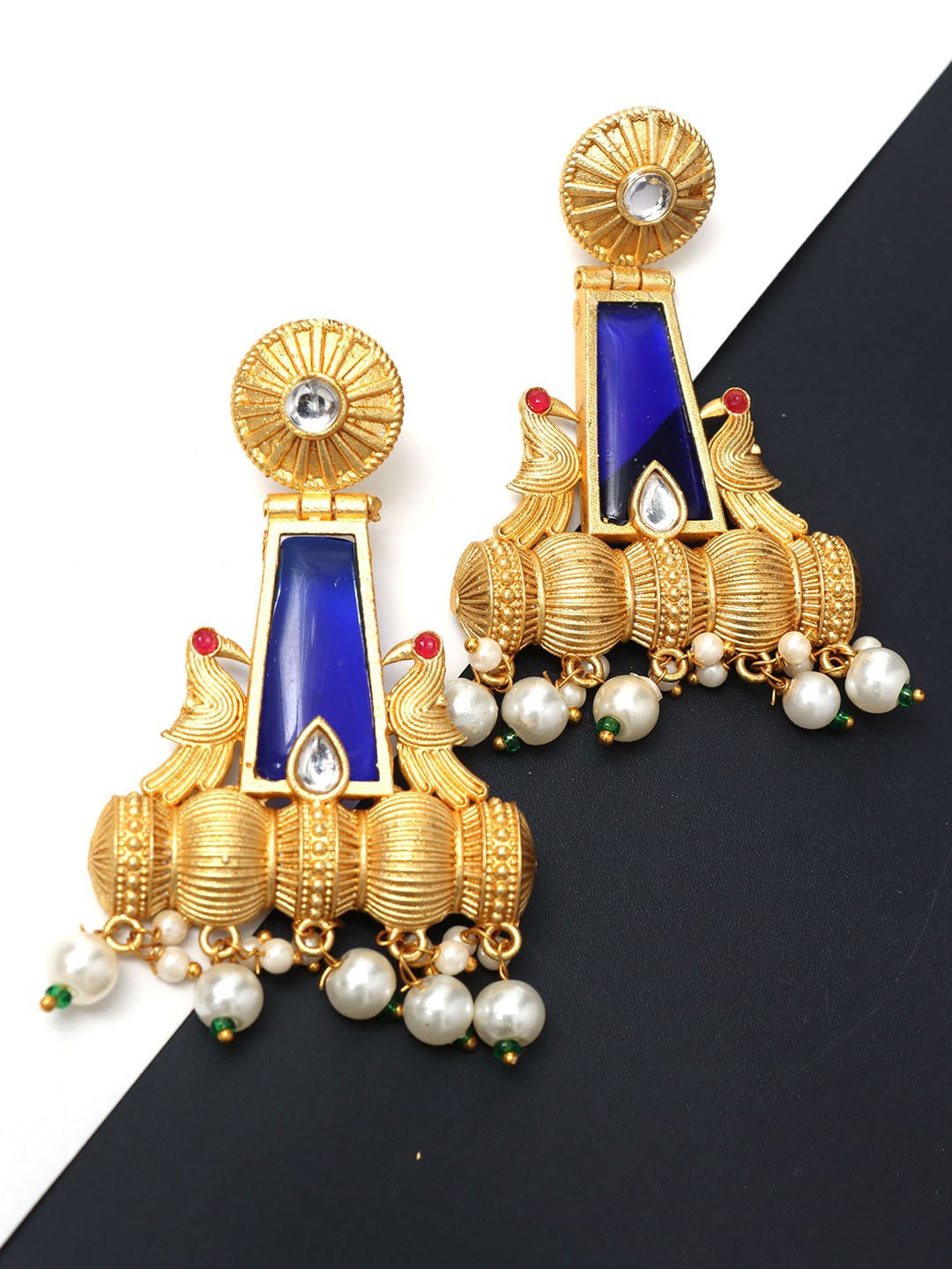 

Ozanoo Gold-Plated Floral Drop Earrings