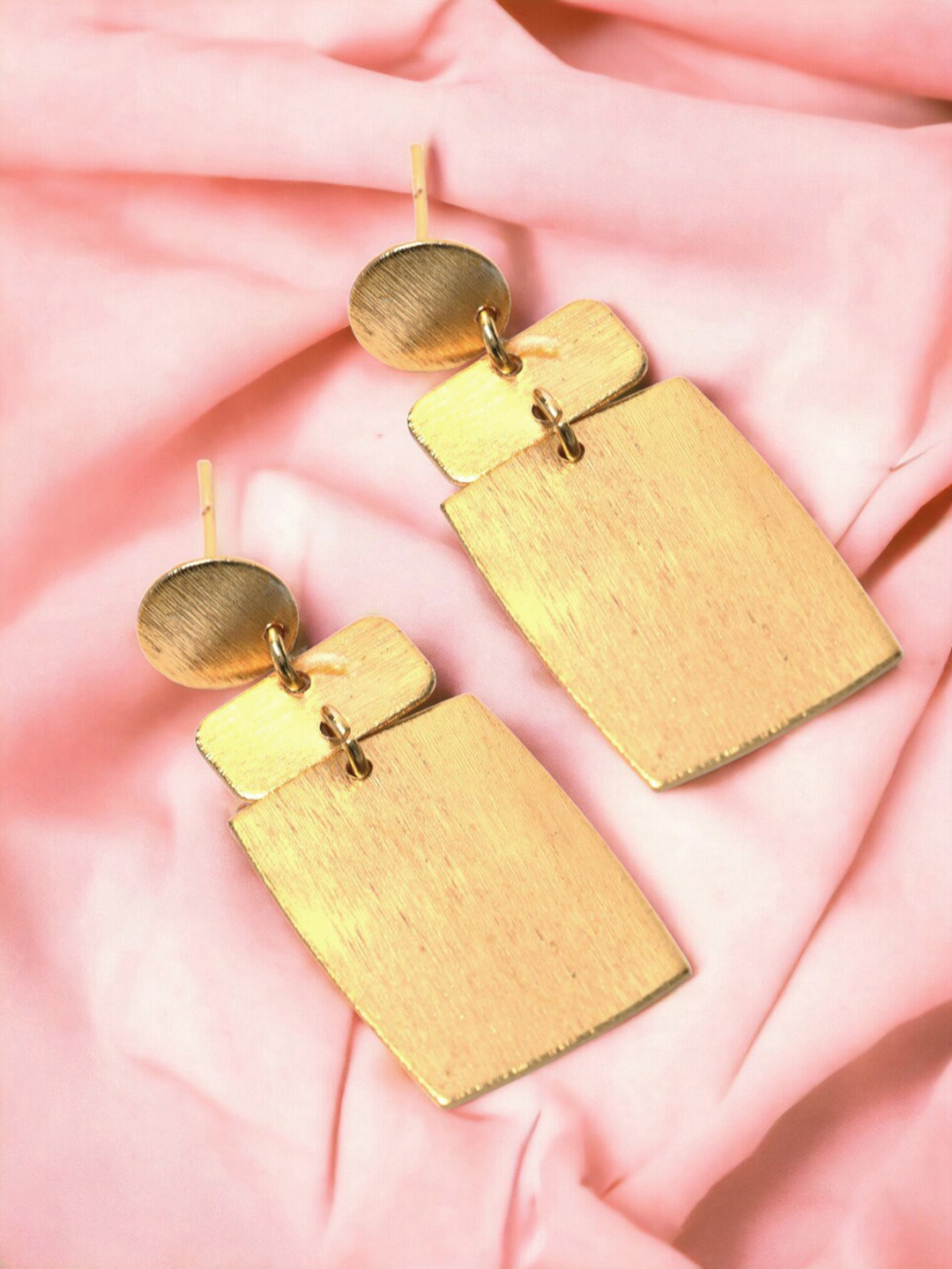 

Ozanoo Gold-Plated Geometric Drop Earrings