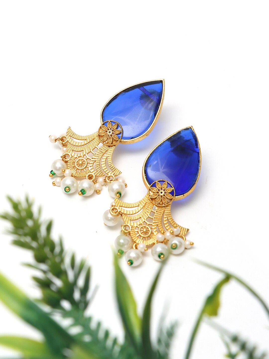 

Ozanoo Gold-Plated Teardrop Shaped Drop Earrings