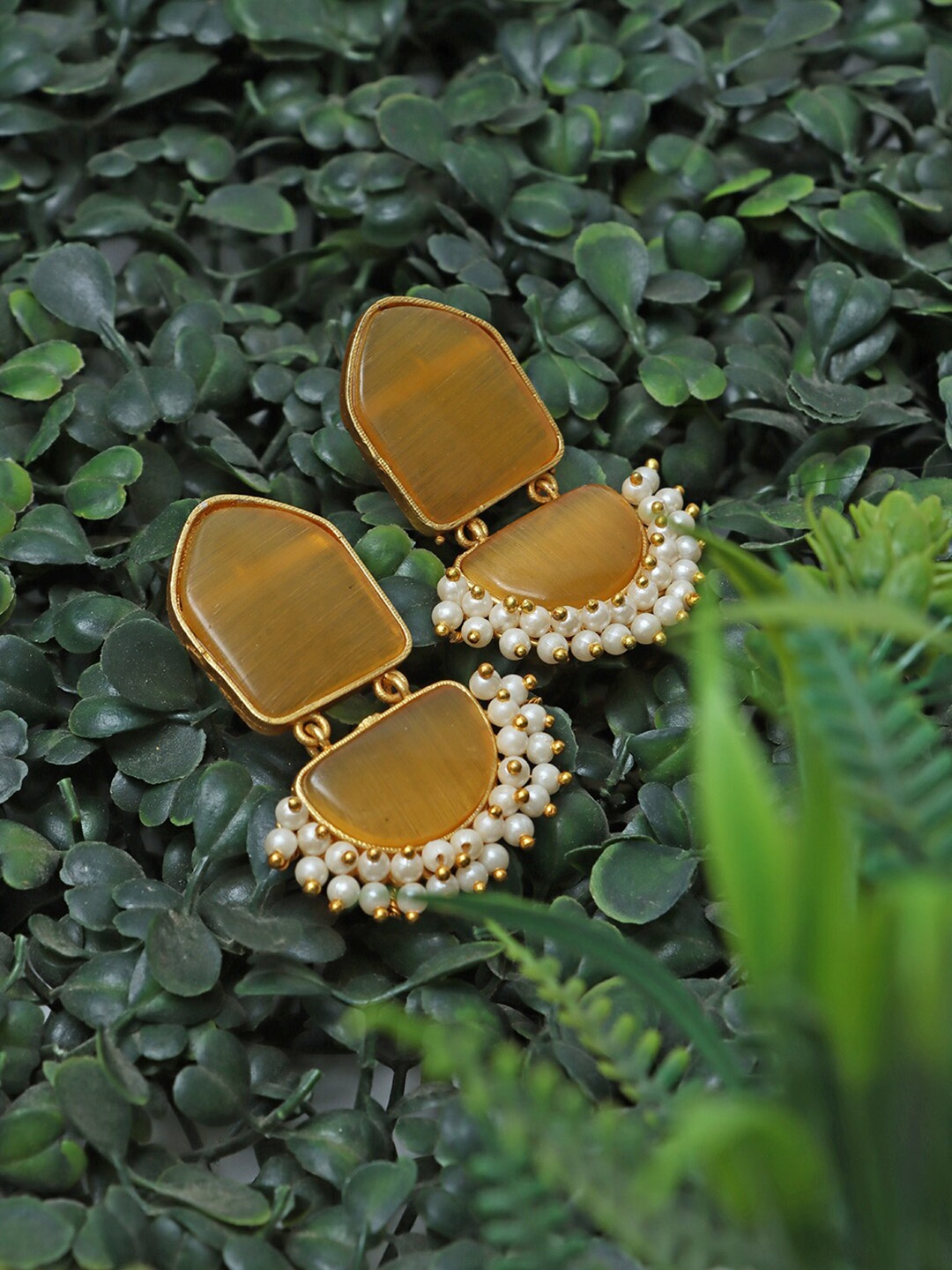 

Ozanoo Gold-Plated Contemporary Drop Earrings