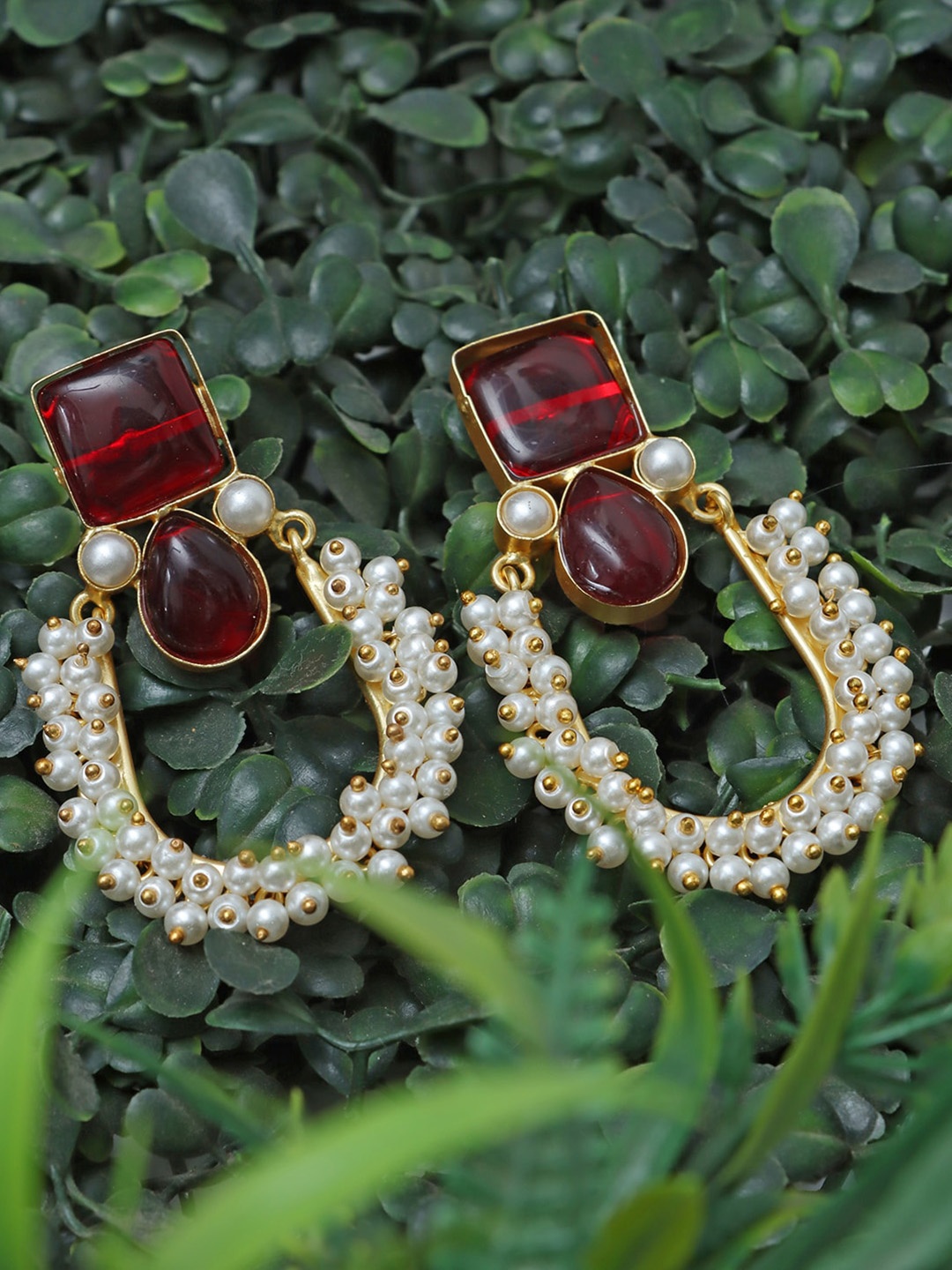 

Ozanoo Gold-Plated Floral Chandbalis