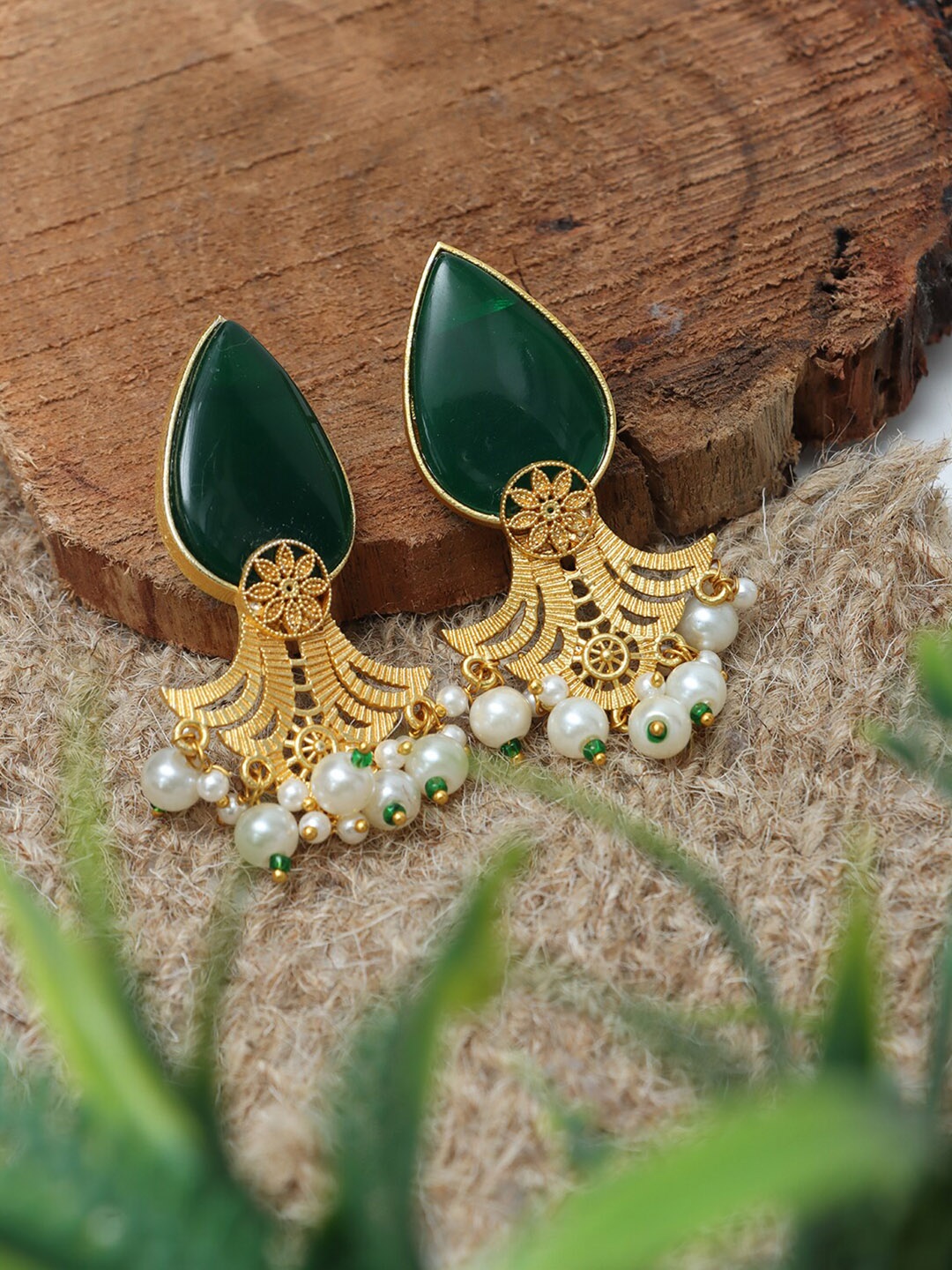 

Ozanoo Gold-Plated Teardrop Shaped Drop Earrings