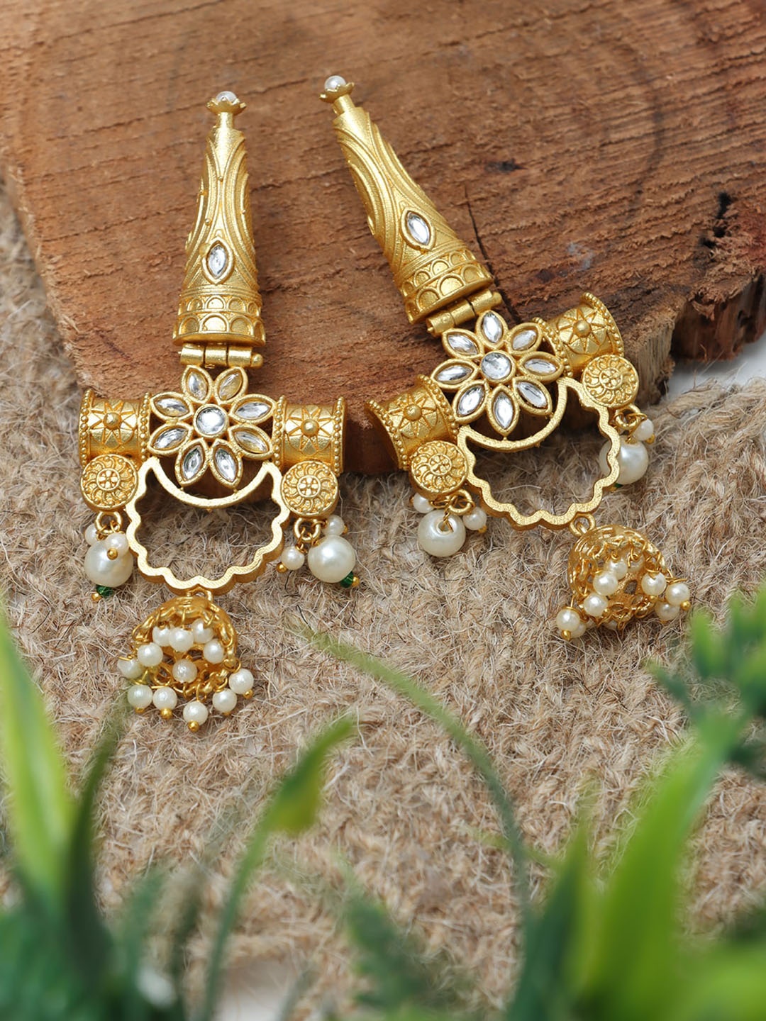 

Ozanoo Gold-Plated Contemporary Drop Earrings