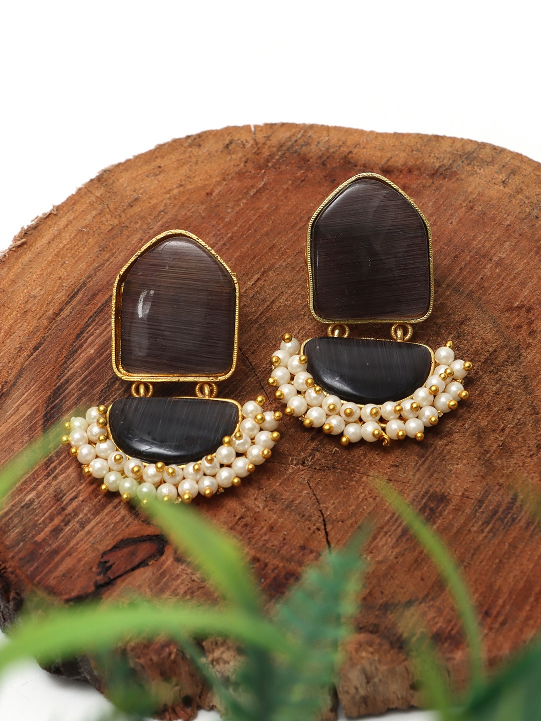 

Ozanoo Gold Plated Drop Earrings