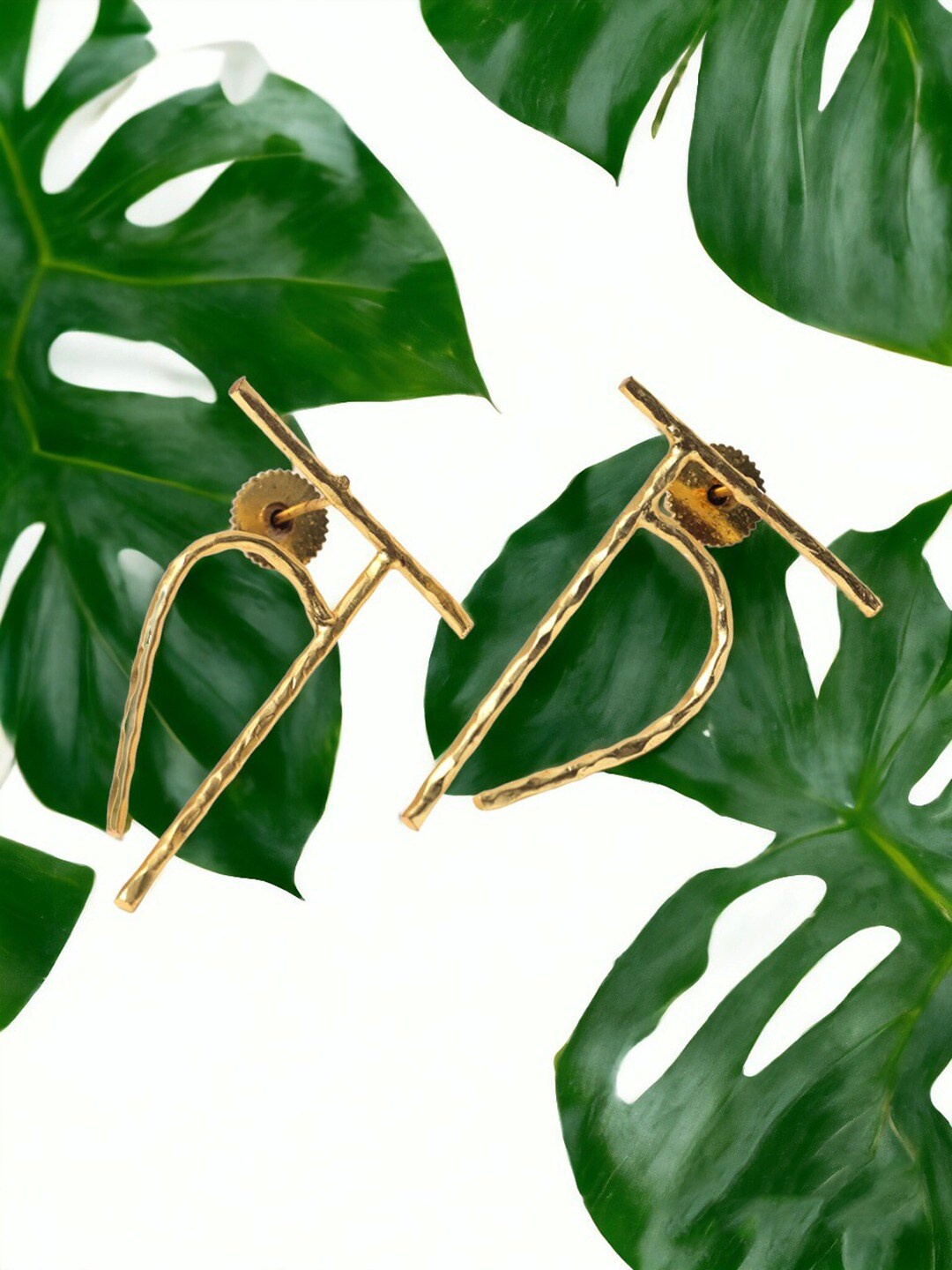 

Ozanoo Gold Plated Drop Earrings