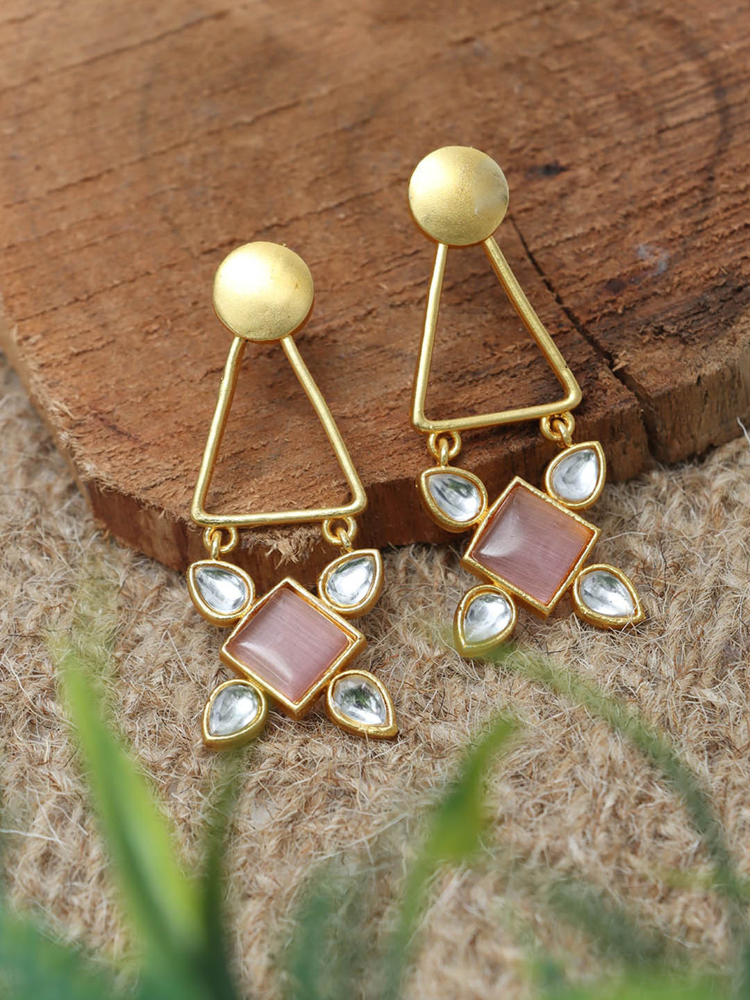 

Ozanoo Gold-Plated Kundan-Studded Drop Earrings