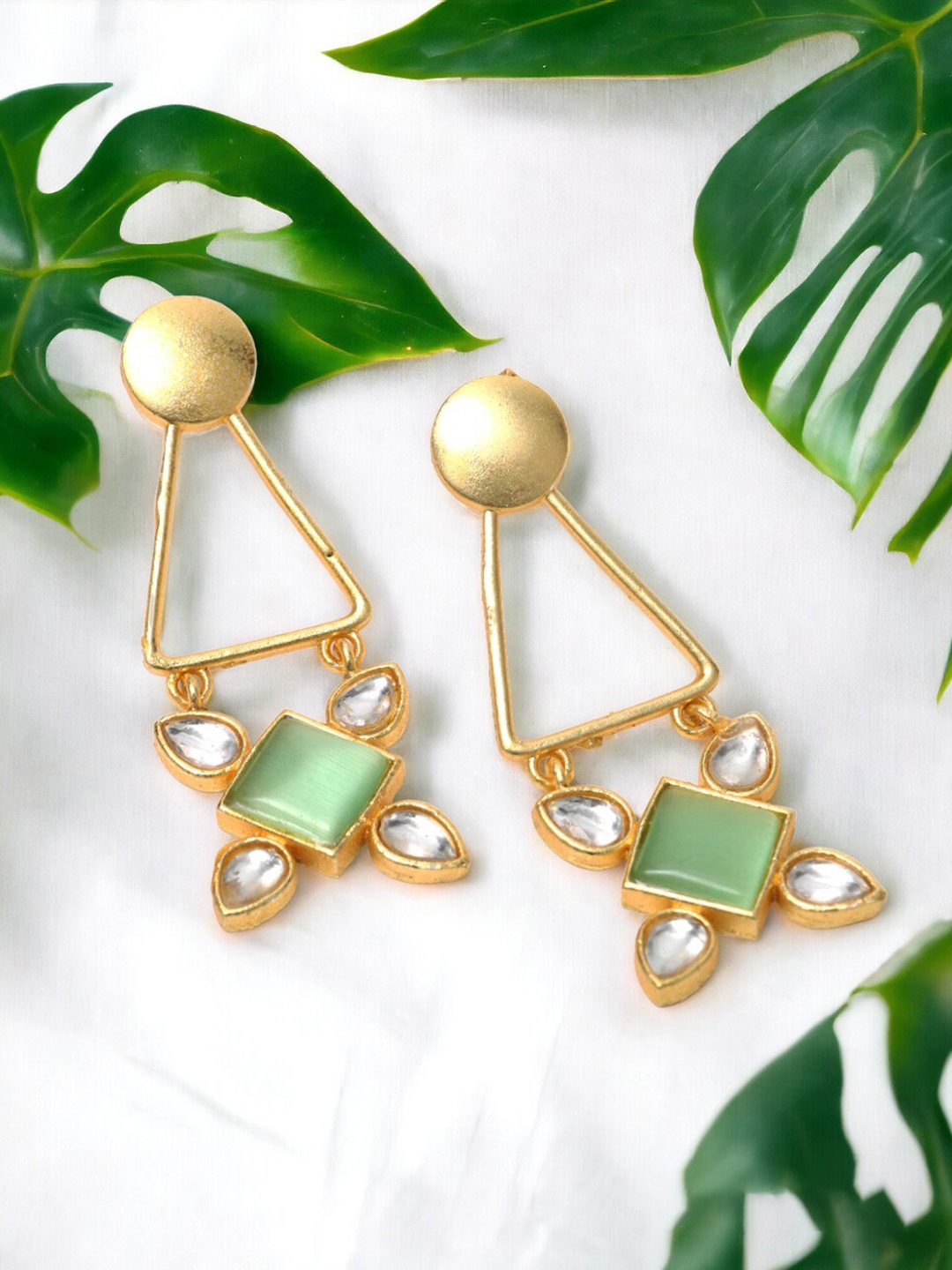 

Ozanoo Gold-Plated Contemporary Drop Earrings