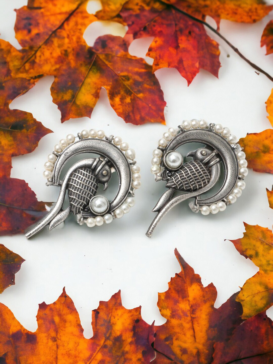 

Ozanoo Silver-Plated Floral Studs Earrings, White